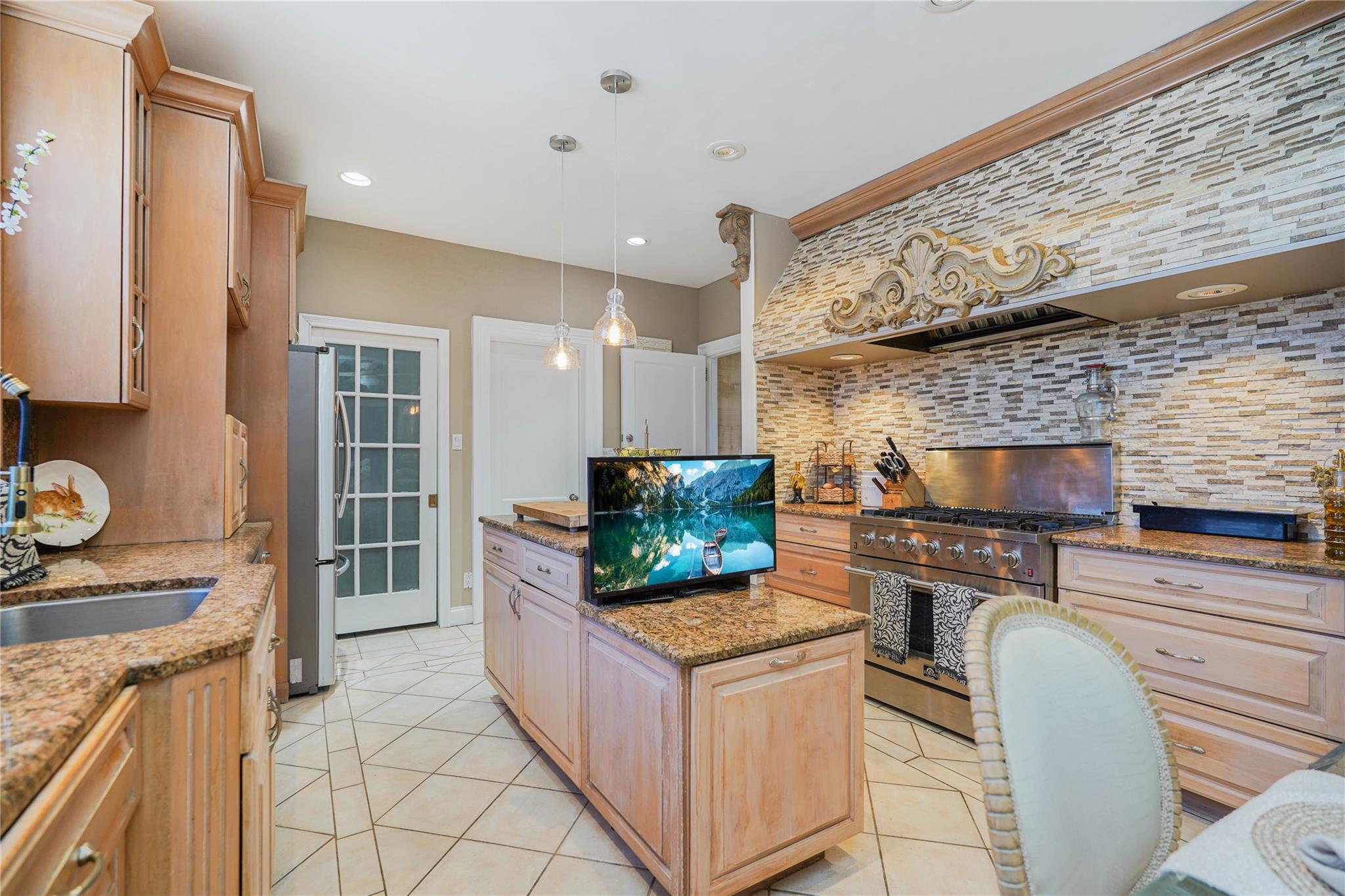 Single Family Forest  Staten Island, NY 10304, MLS-852971-26