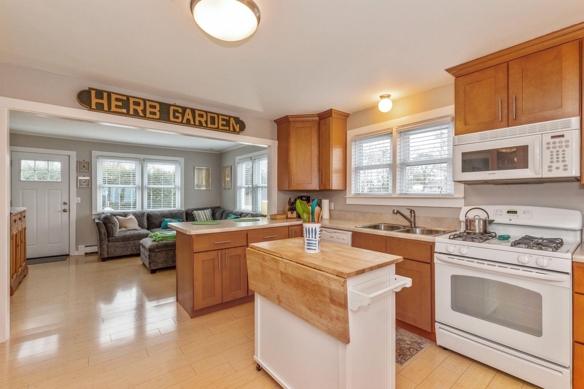Single Family Beach  Suffolk County, NY 11931, MLS-852976-27