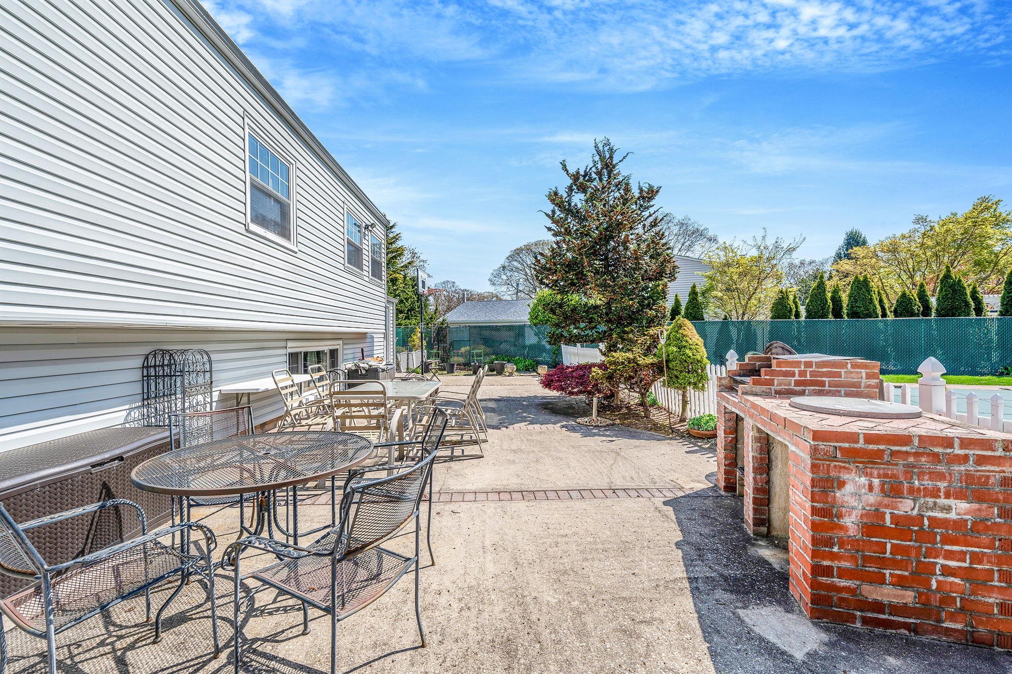 Single Family Union  Suffolk County, NY 11706, MLS-853000-12