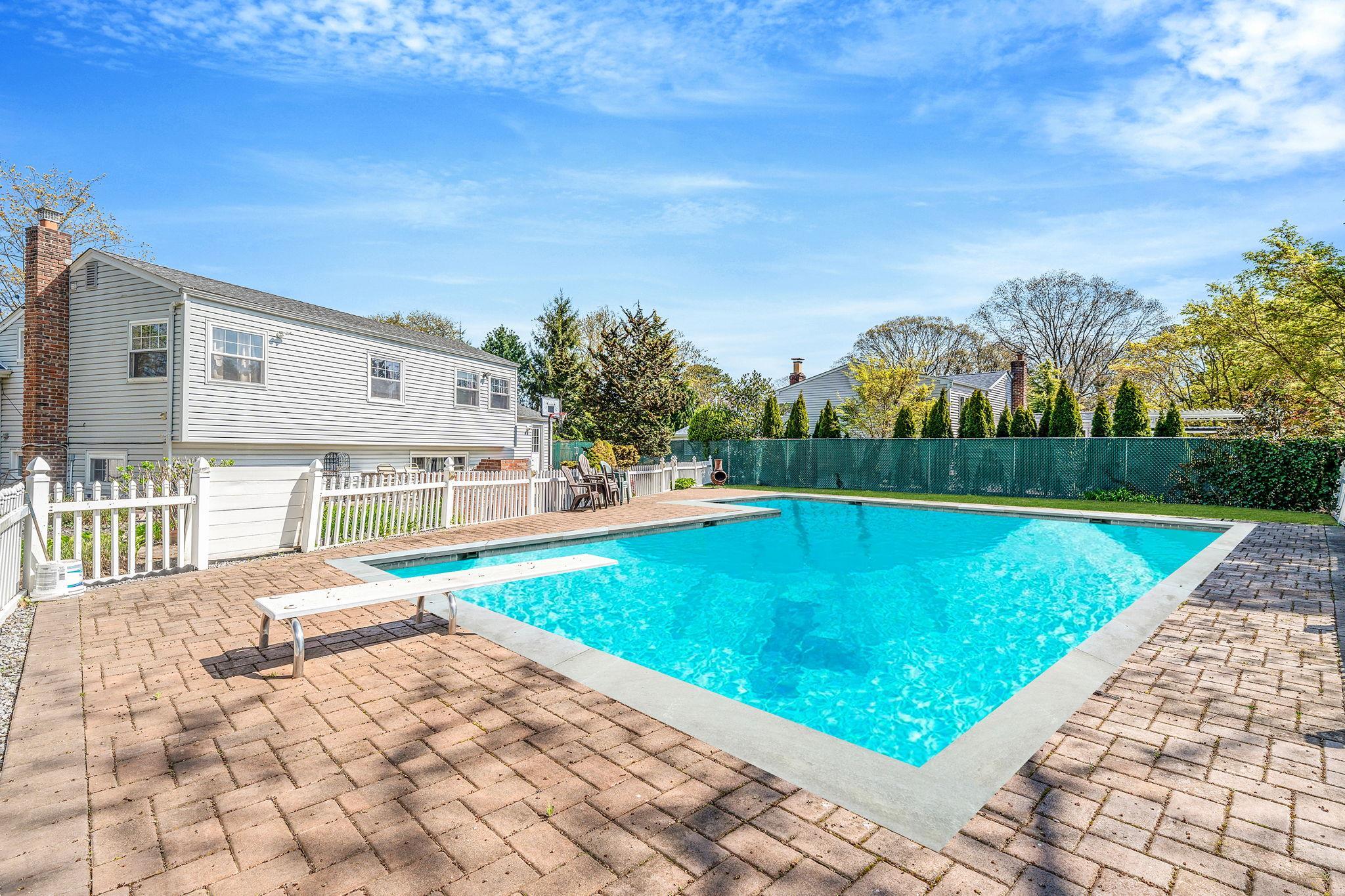 Single Family Union  Suffolk County, NY 11706, MLS-853000-13