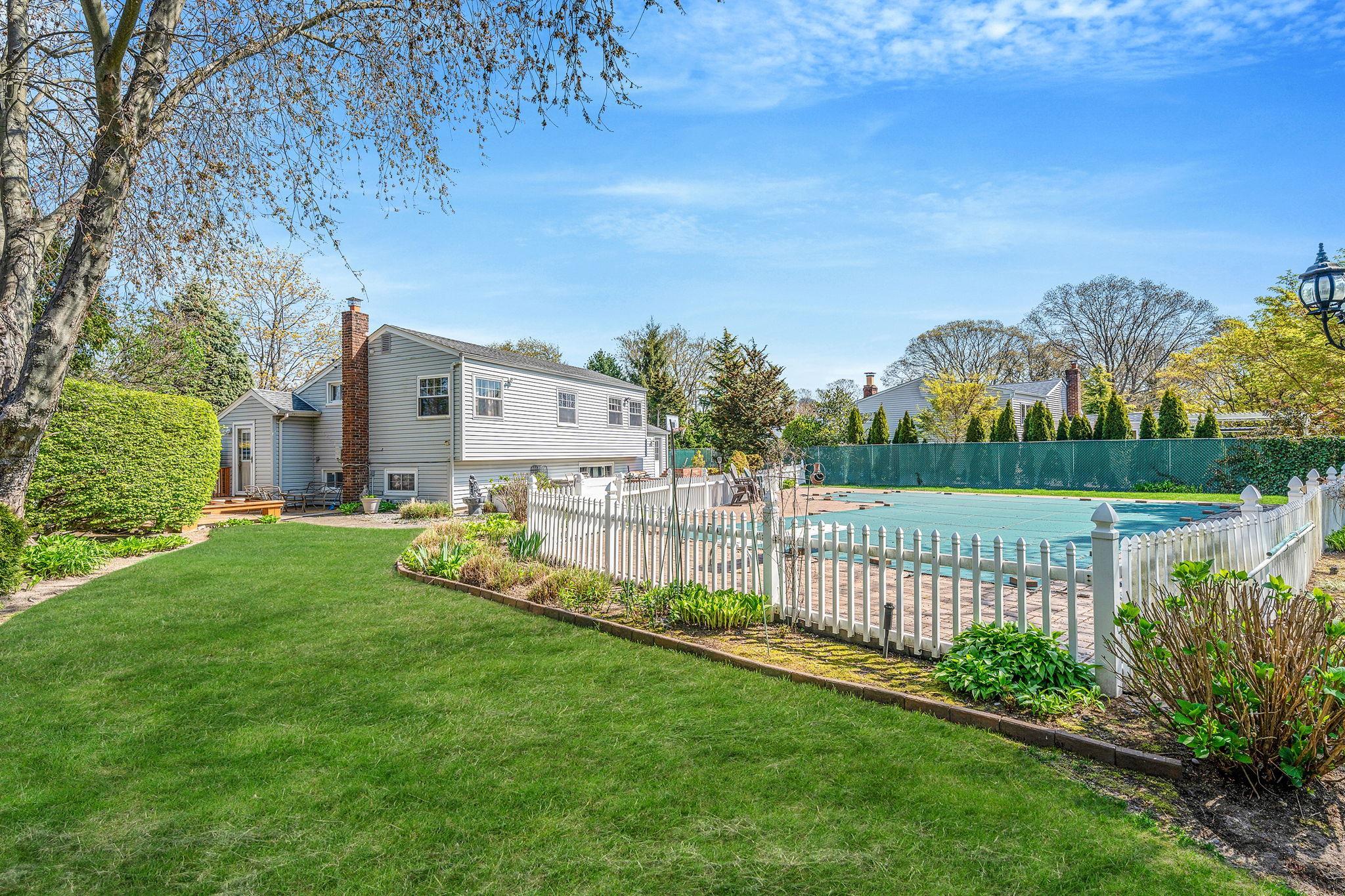 Single Family Union  Suffolk County, NY 11706, MLS-853000-15