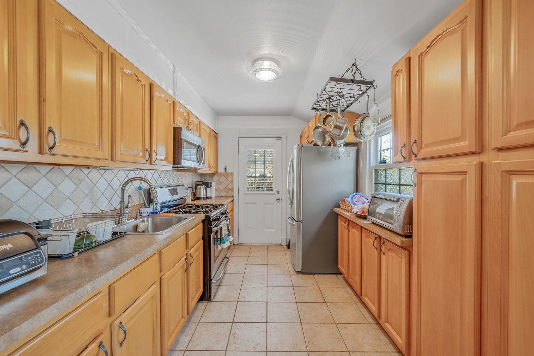 Single Family Union  Suffolk County, NY 11706, MLS-853000-5