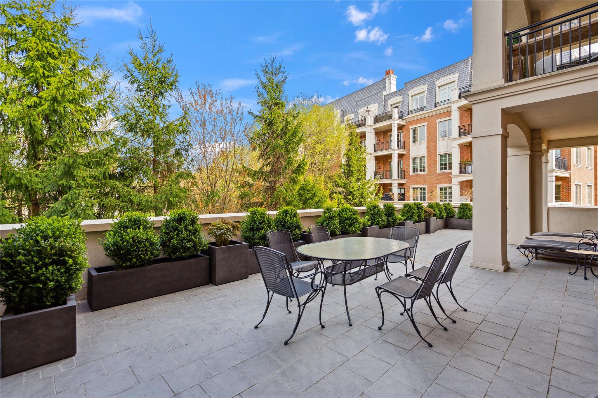 Condo Royal  Nassau County, NY 11040, MLS-853001-10