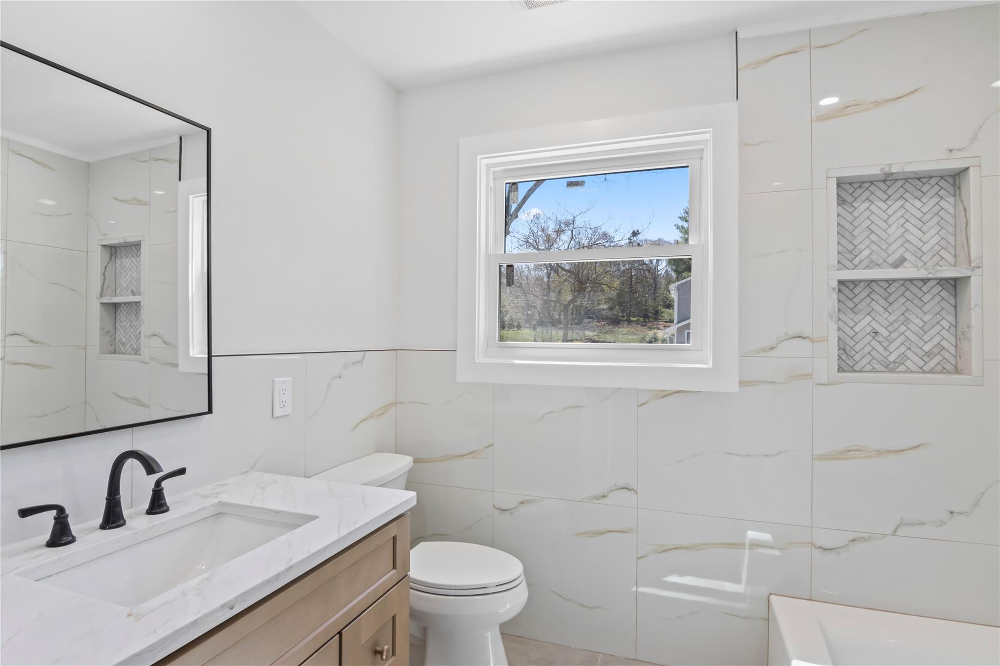 Single Family Breezy Hill  Suffolk County, NY 11768, MLS-853022-26