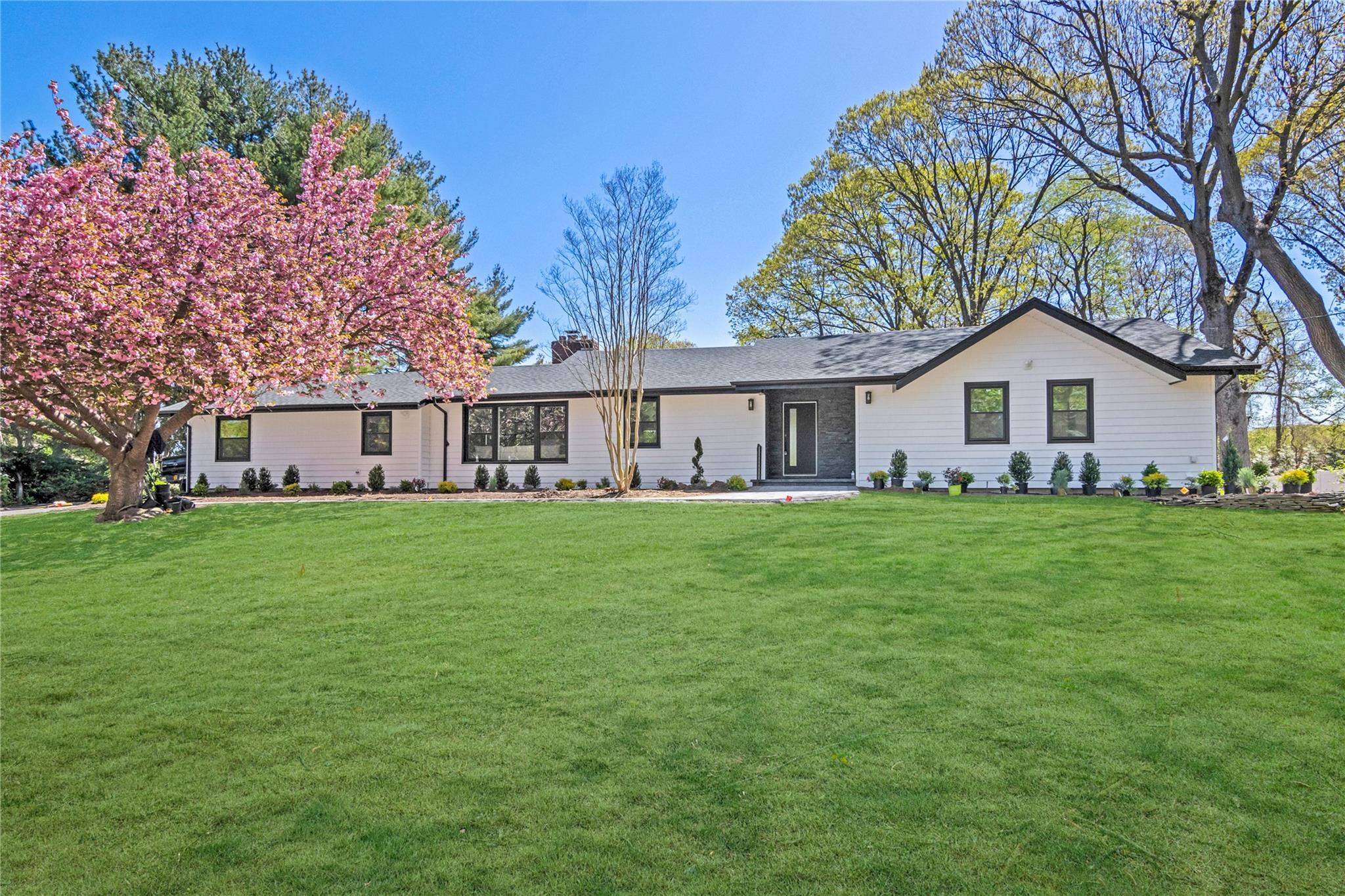 Single Family Breezy Hill  Suffolk County, NY 11768, MLS-853022-29