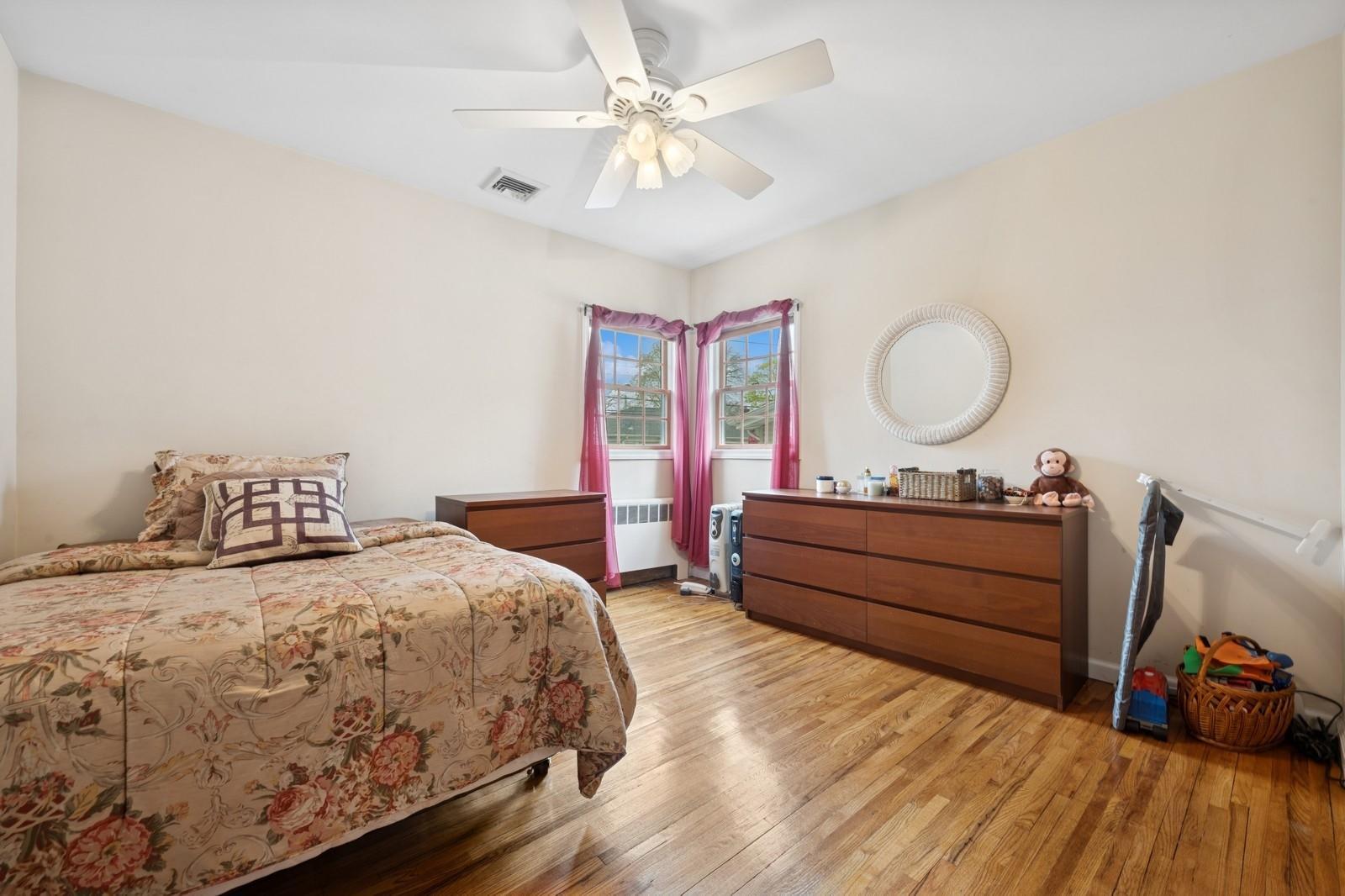 Single Family Kew  Nassau County, NY 11557, MLS-853050-12