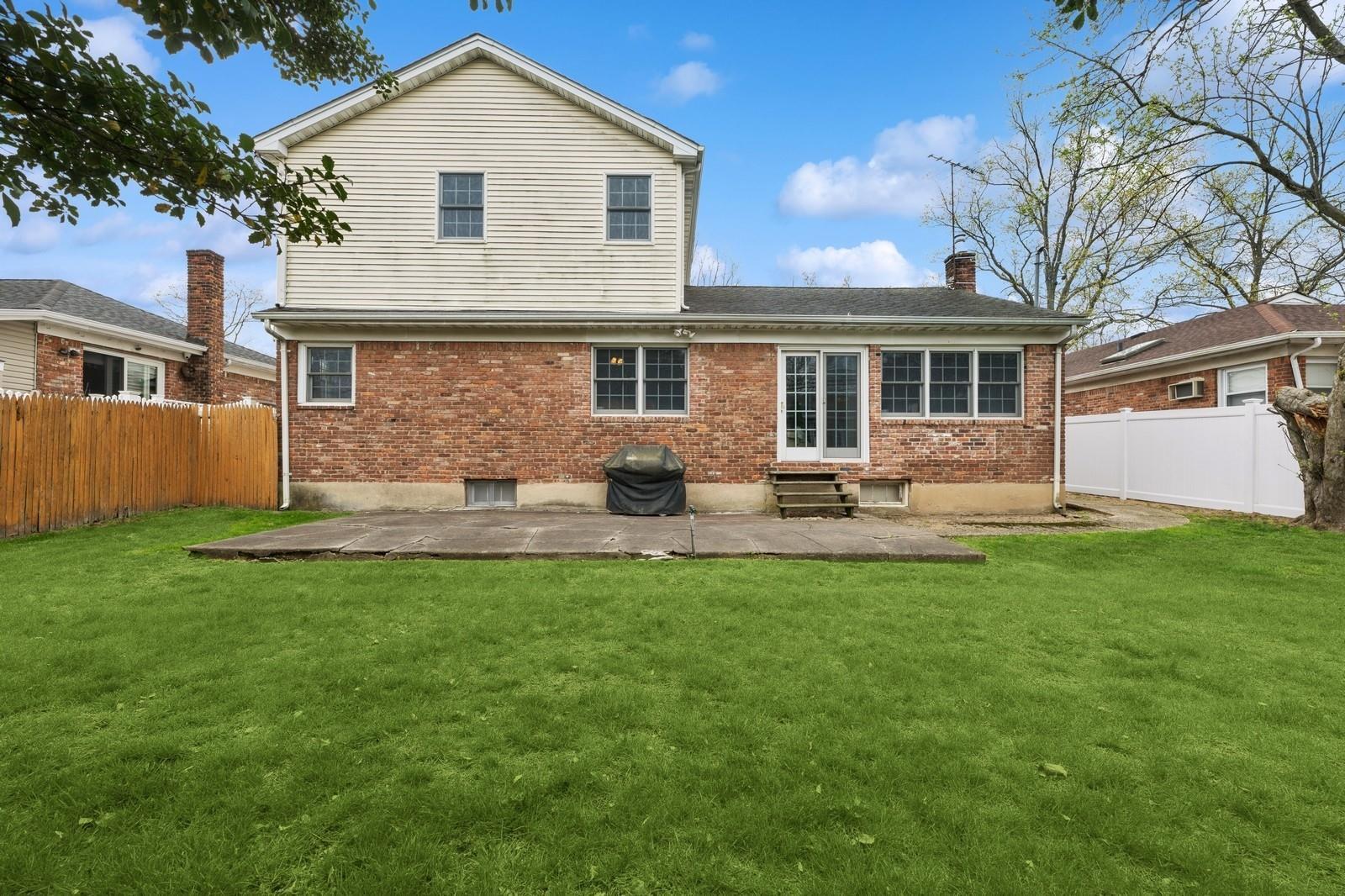 Single Family Kew  Nassau County, NY 11557, MLS-853050-22