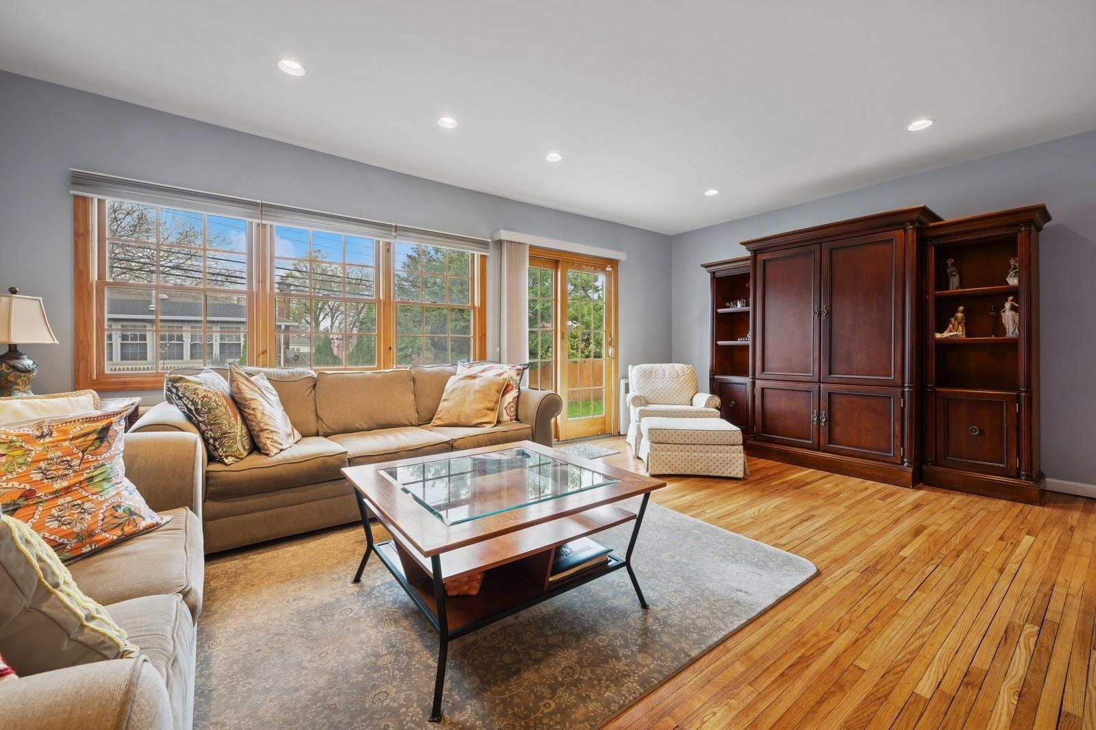 Single Family Kew  Nassau County, NY 11557, MLS-853050-5