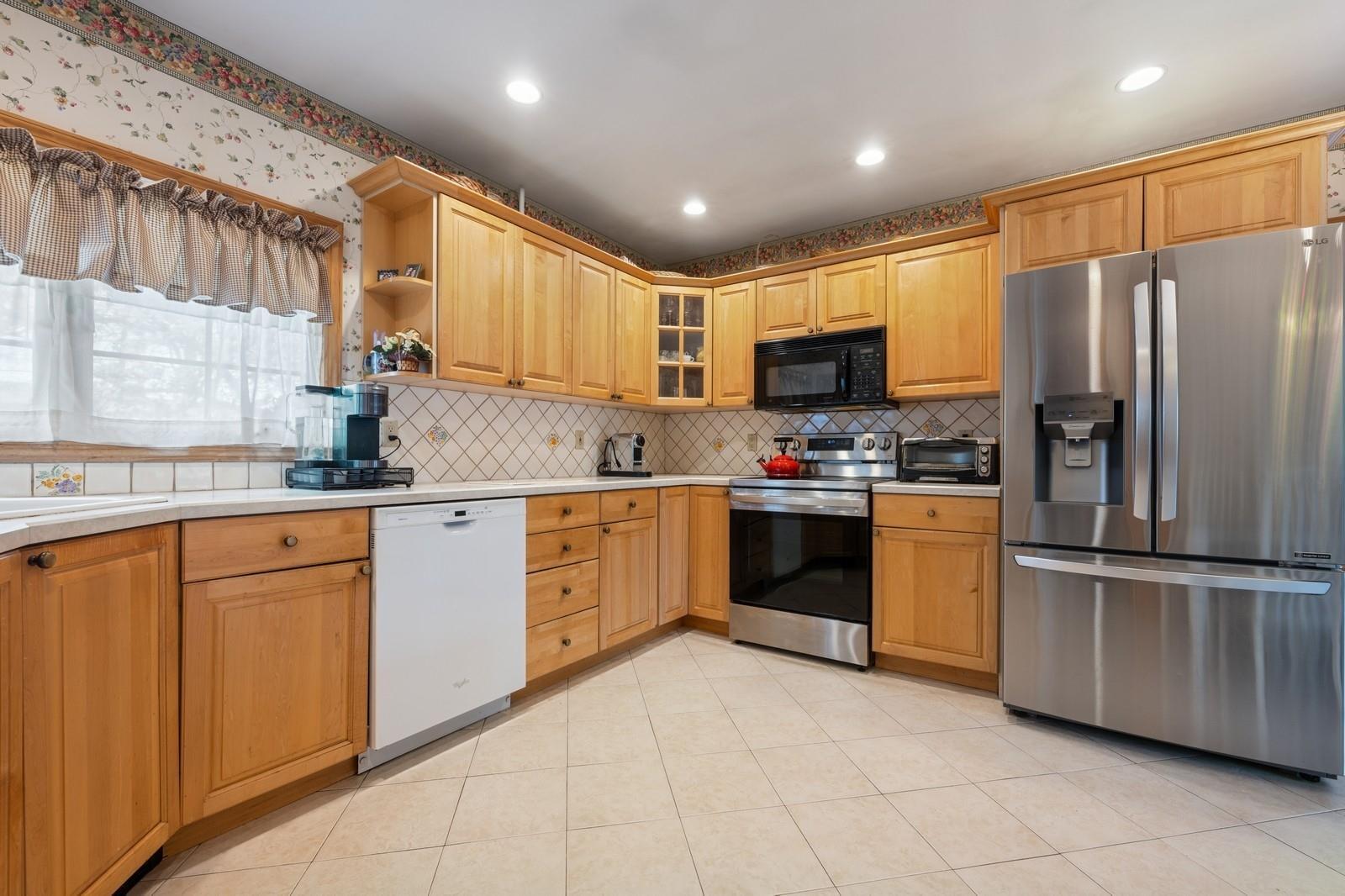 Single Family Kew  Nassau County, NY 11557, MLS-853050-6