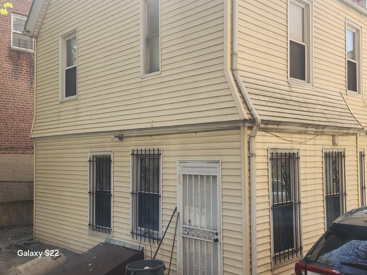 Single Family Carpenter  Bronx, NY 10466, MLS-853056-12