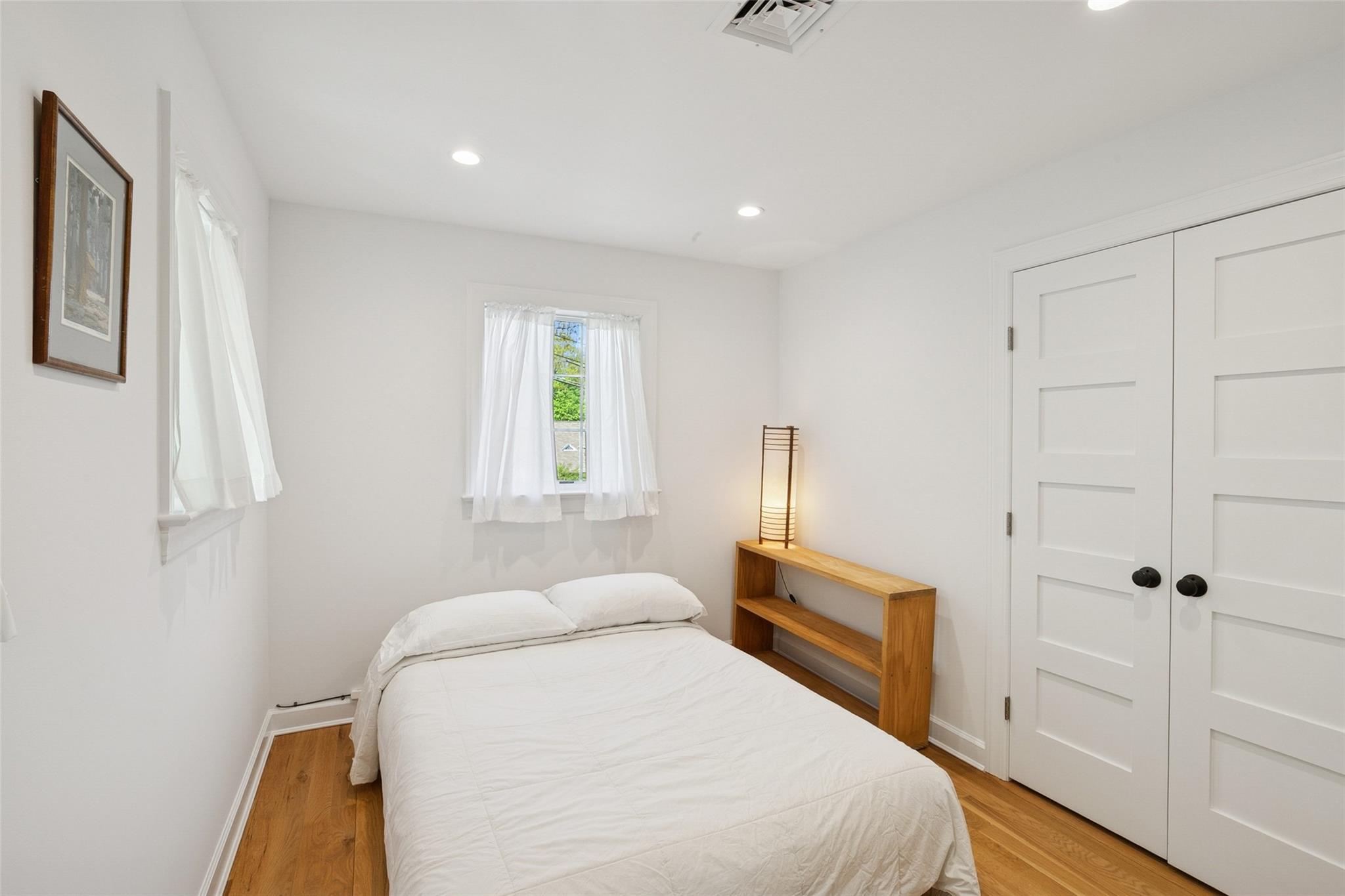 Single Family School  Nassau County, NY 11709, MLS-853074-17
