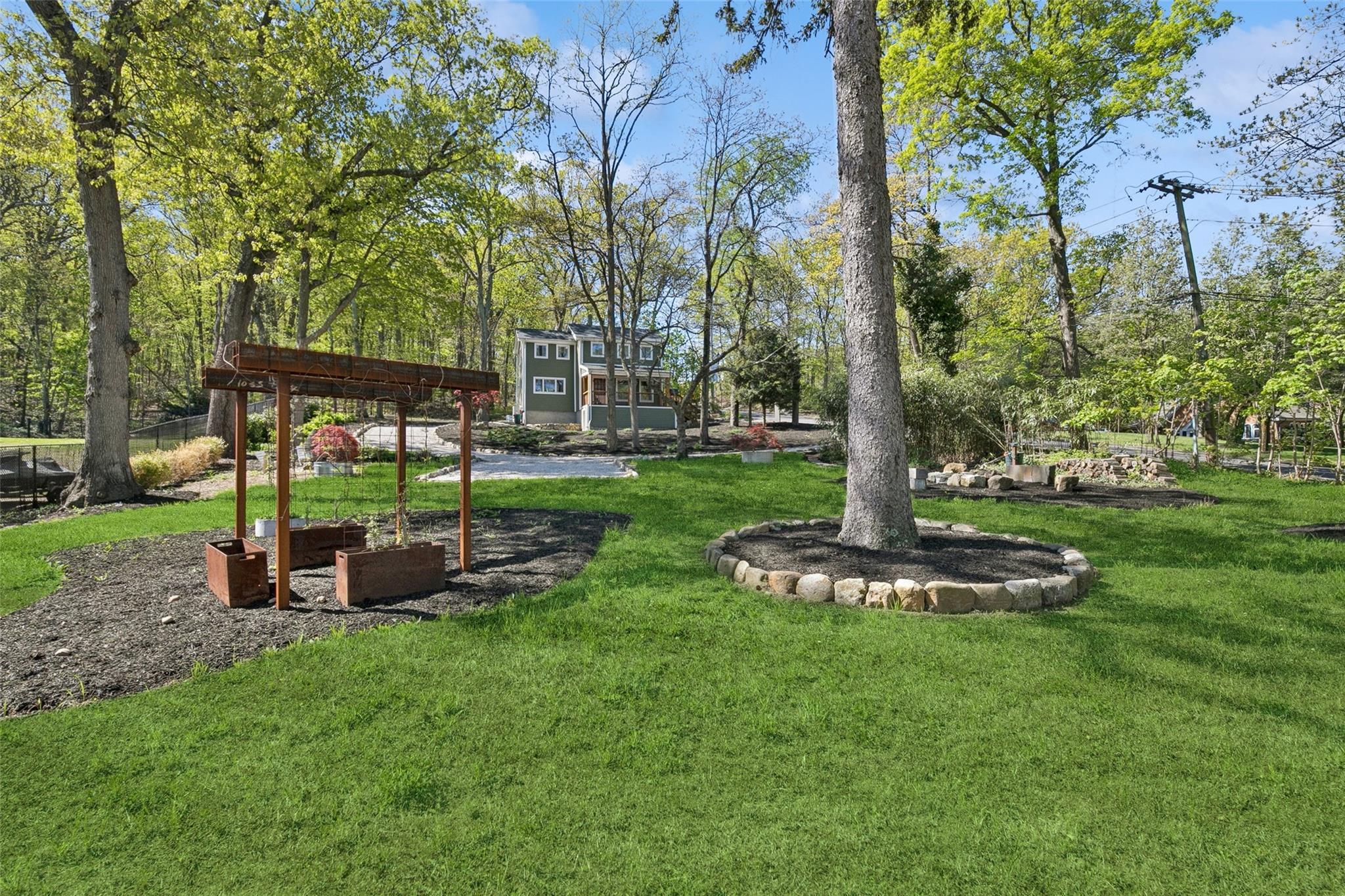 Single Family School  Nassau County, NY 11709, MLS-853074-21