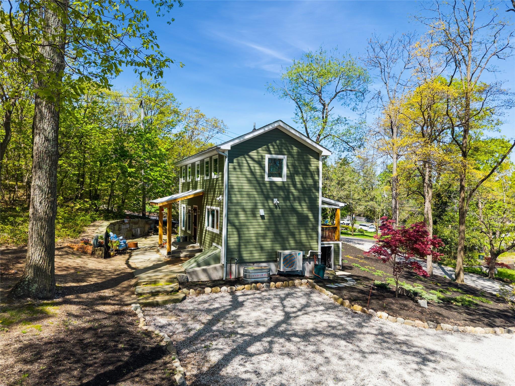 Single Family School  Nassau County, NY 11709, MLS-853074-22
