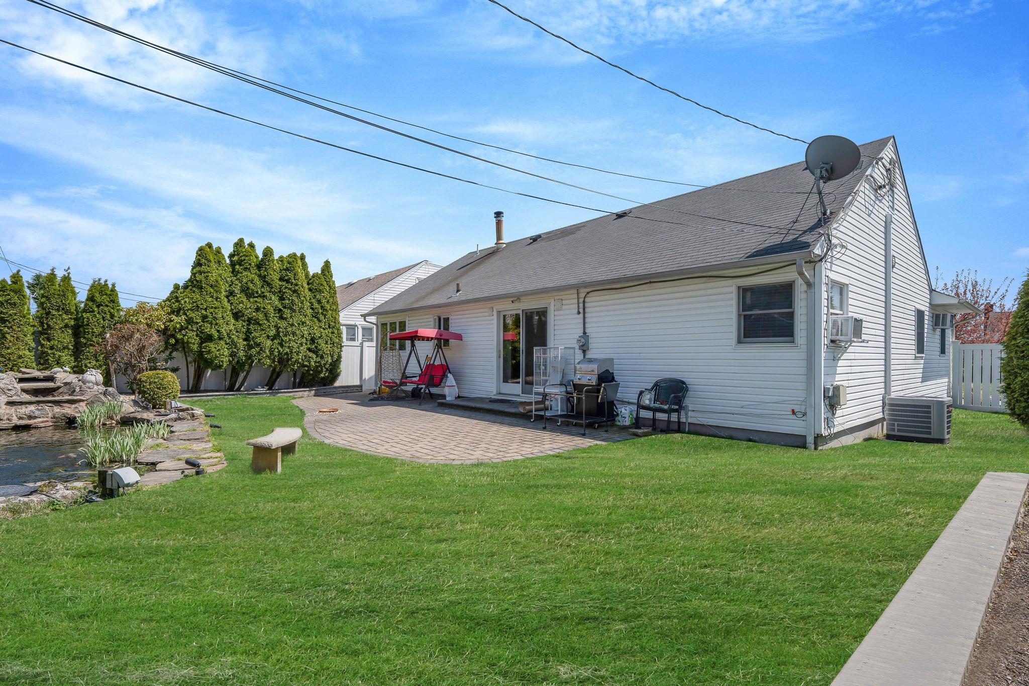 Single Family Farmranch  Nassau County, NY 11714, MLS-853103-13