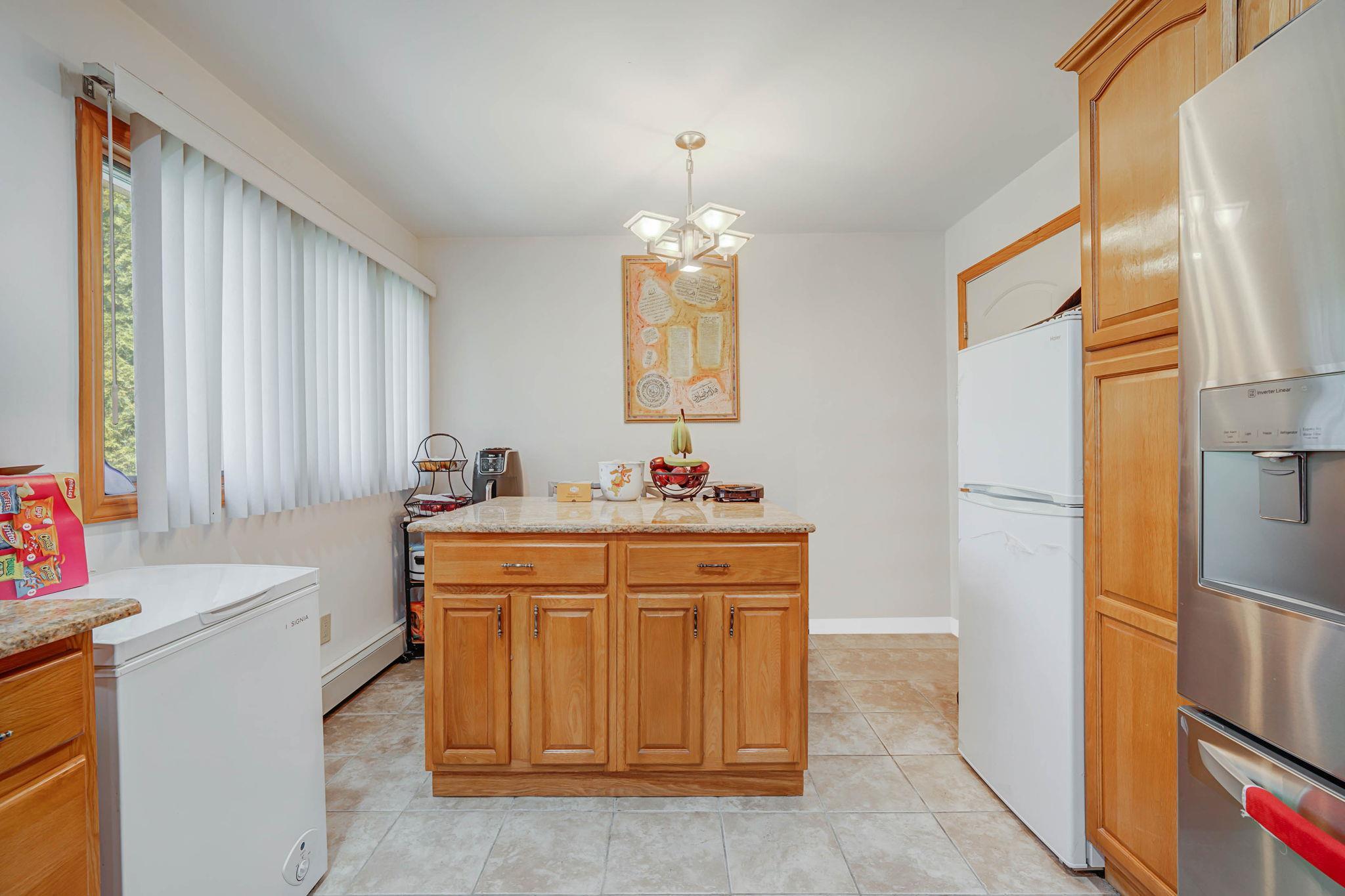 Single Family Farmranch  Nassau County, NY 11714, MLS-853103-17