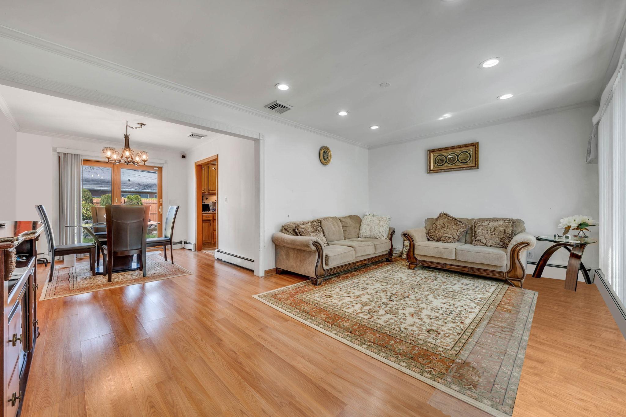 Single Family Farmranch  Nassau County, NY 11714, MLS-853103-22