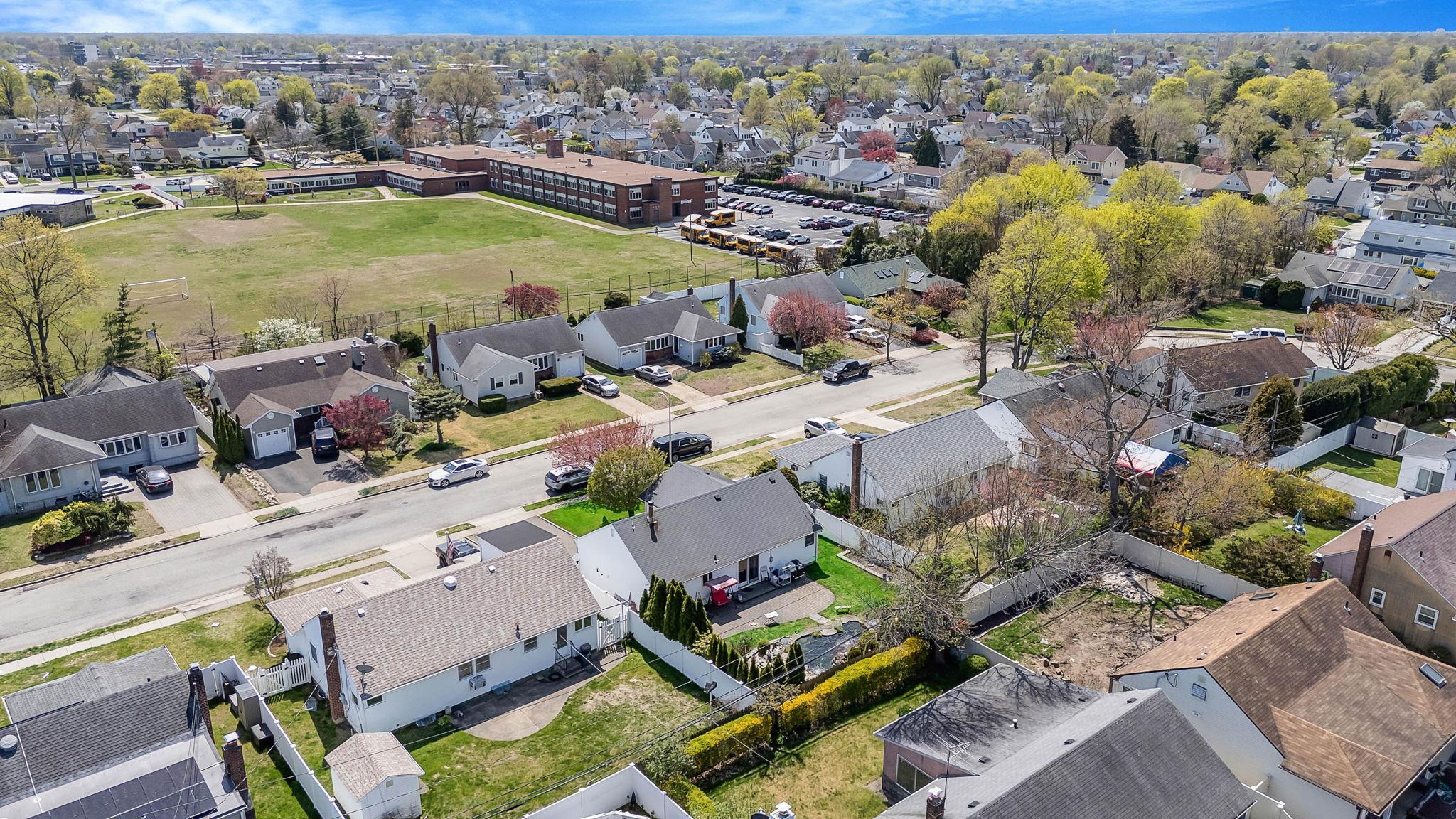 Single Family Farmranch  Nassau County, NY 11714, MLS-853103-5