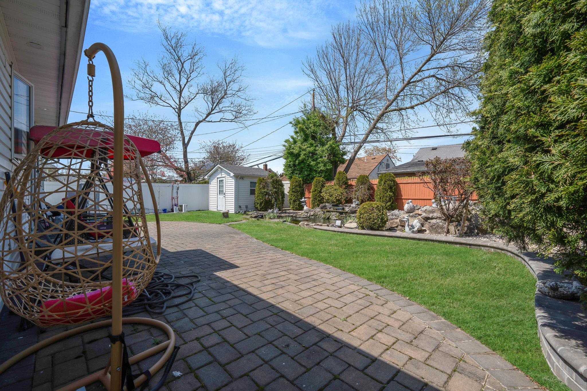Single Family Farmranch  Nassau County, NY 11714, MLS-853103-9