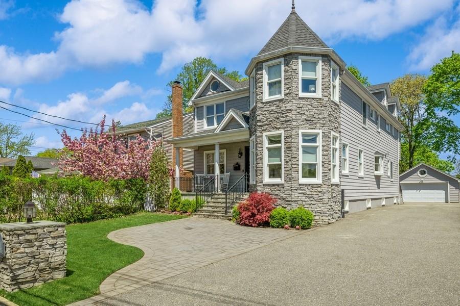 Single Family Lakeview  Nassau County, NY 11570, MLS-853122-2