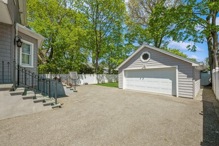 Single Family Lakeview  Nassau County, NY 11570, MLS-853122-29