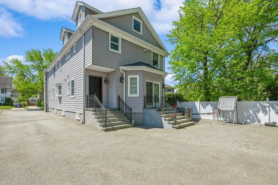 Single Family Lakeview  Nassau County, NY 11570, MLS-853122-31