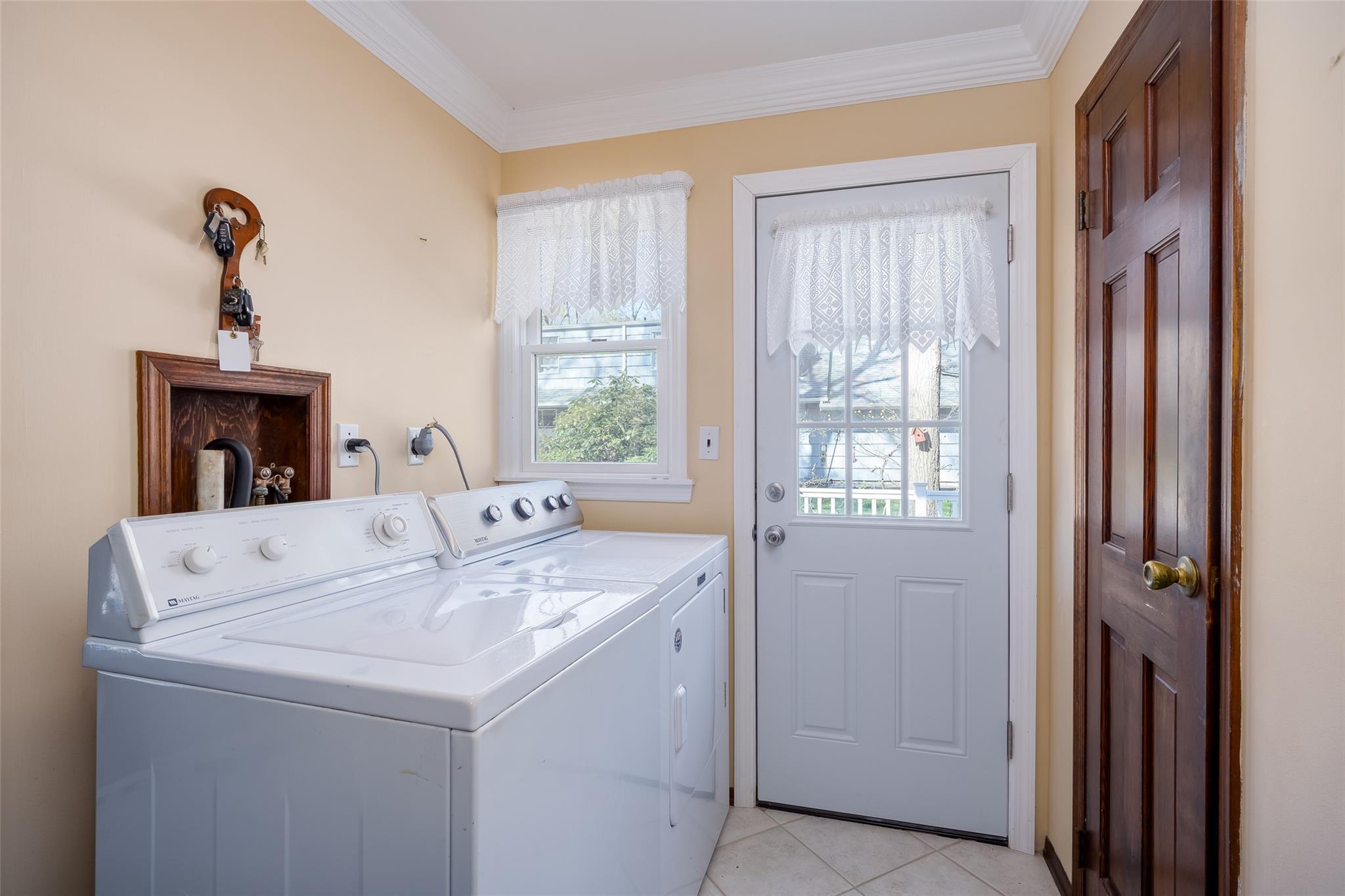 Single Family Lincoln  Suffolk County, NY 11777, MLS-853125-21