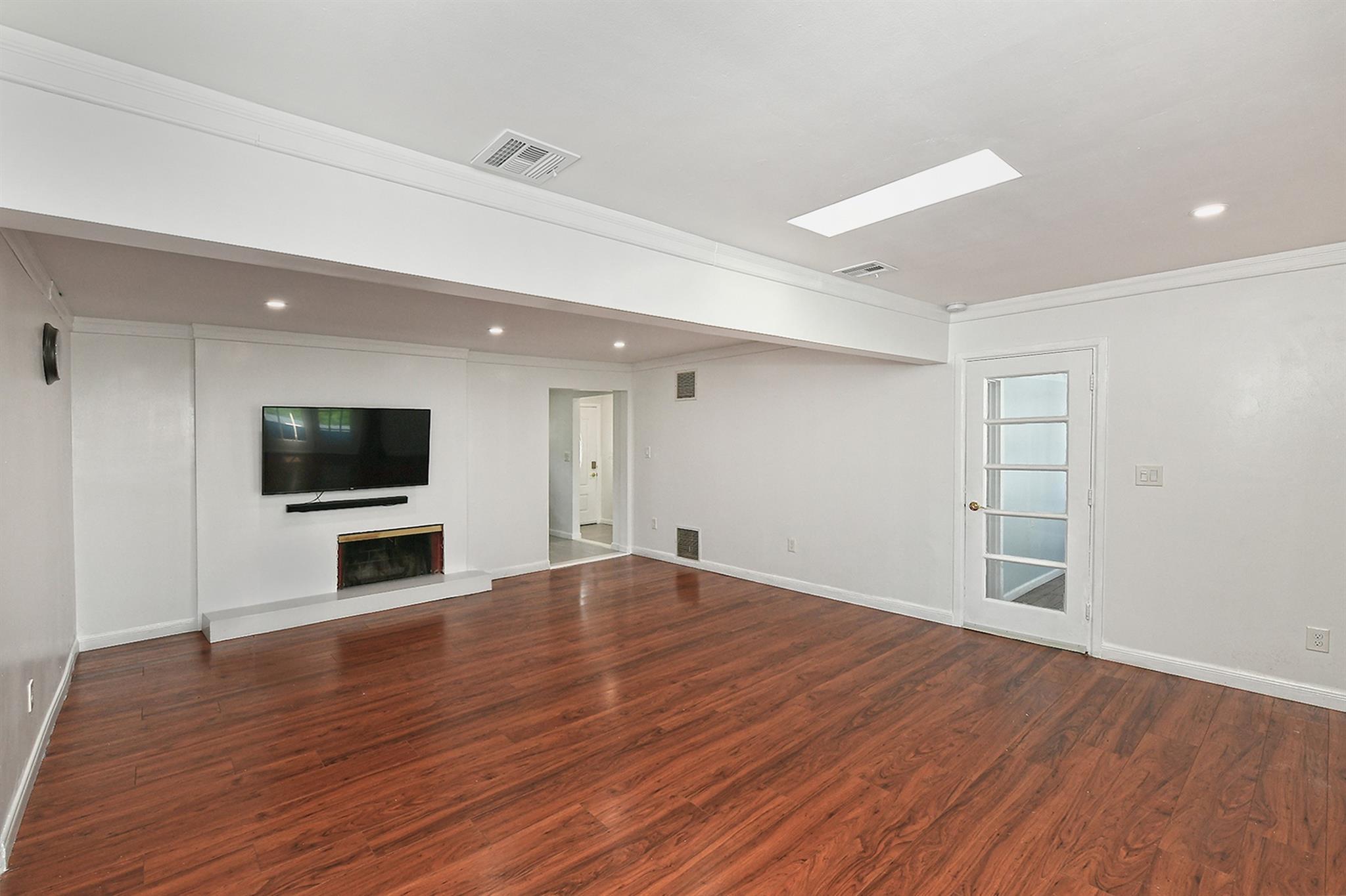 Single Family Sky  Nassau County, NY 11756, MLS-853127-11