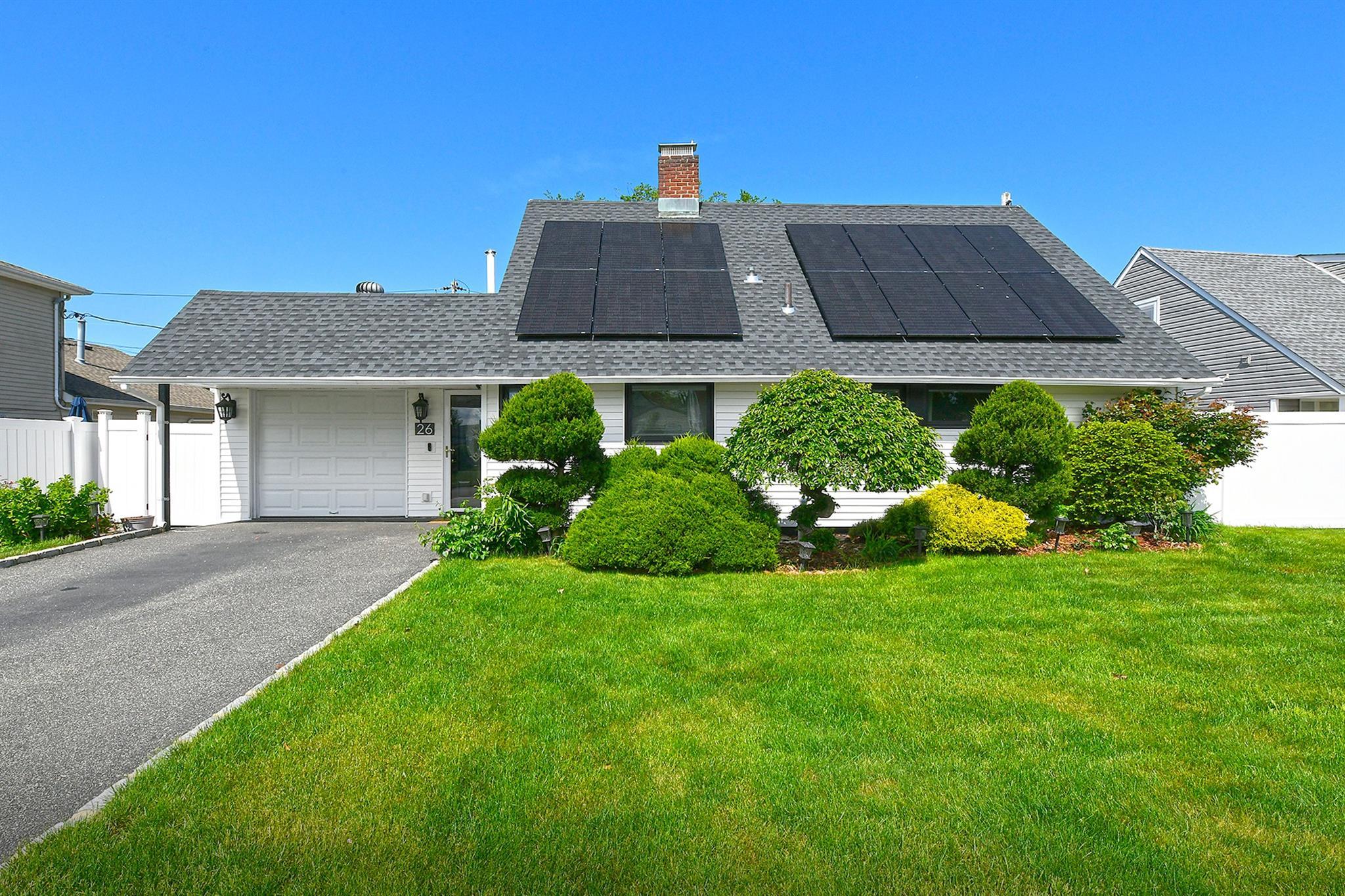 Single Family Sky  Nassau County, NY 11756, MLS-853127-2