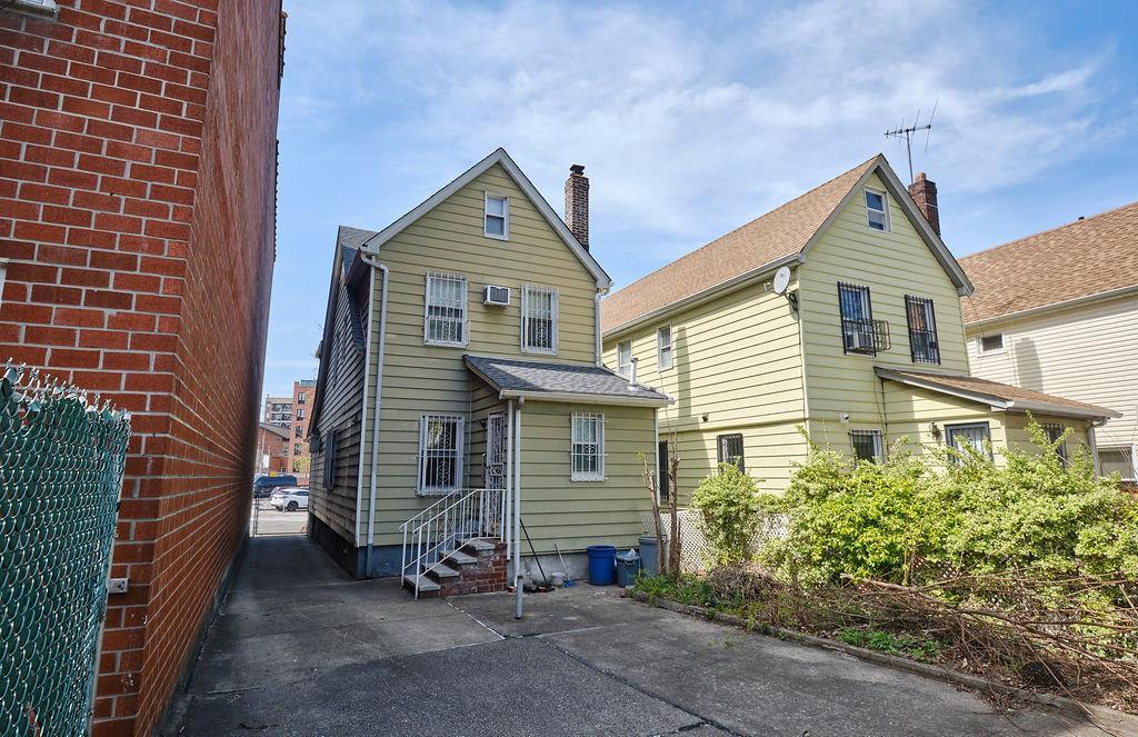 Single Family Eliot  Queens, NY 11374, MLS-853142-26