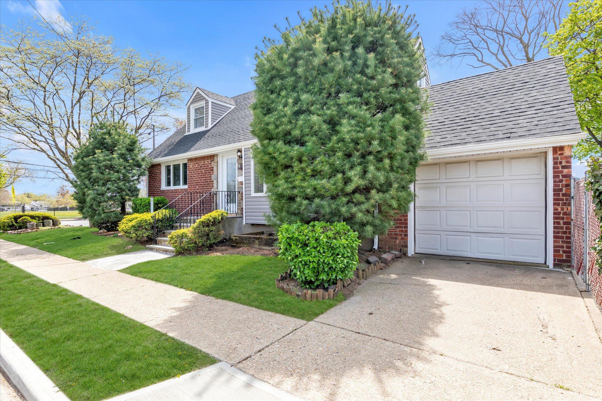 Single Family Mirabelle  Nassau County, NY 11590, MLS-853159-21
