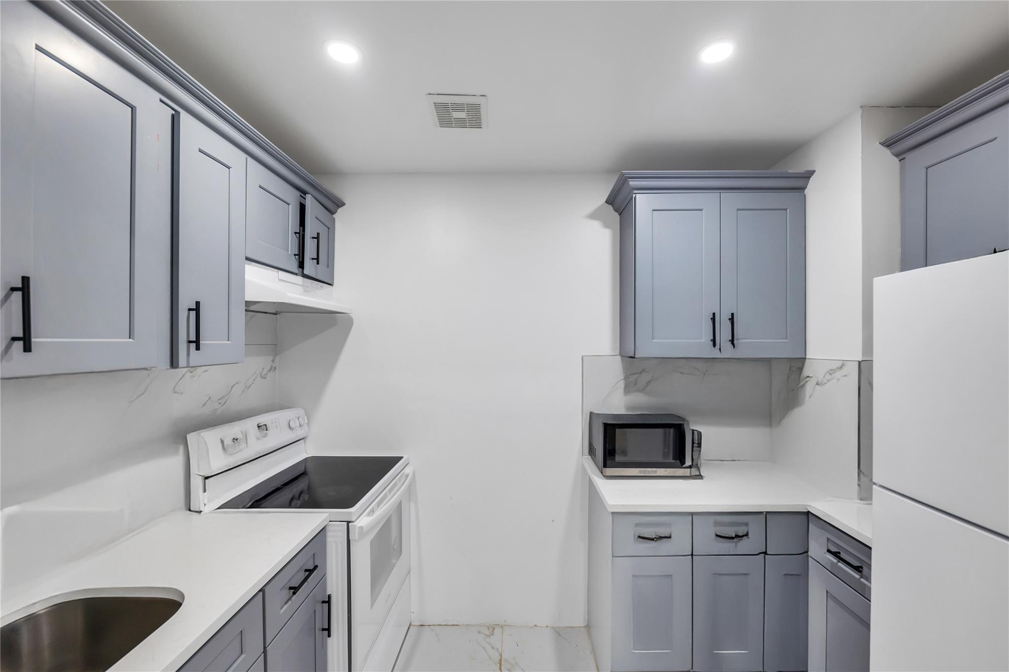 Single Family Ralph  Brooklyn, NY 11233, MLS-853175-25