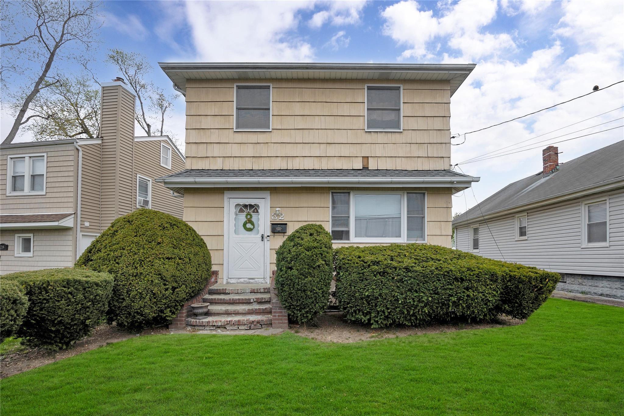 Single Family Elizabeth  Nassau County, NY 11735, MLS-853201-2