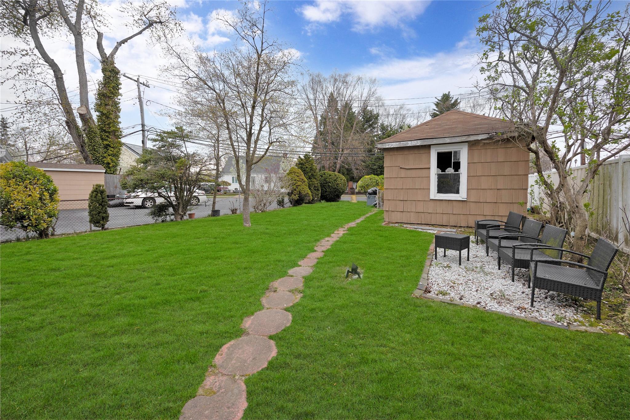 Single Family Elizabeth  Nassau County, NY 11735, MLS-853201-22