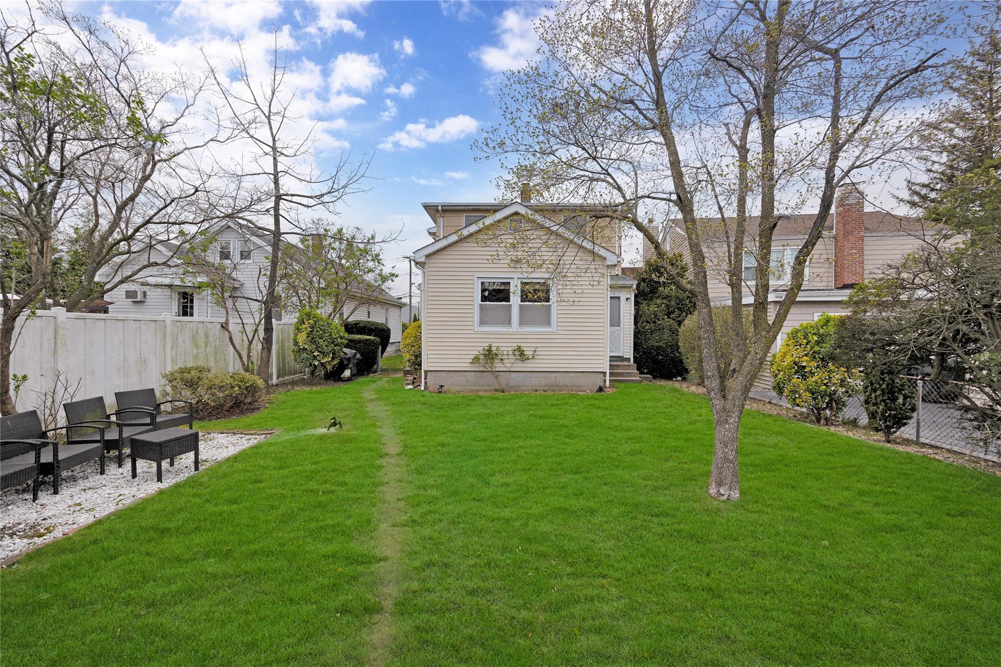 Single Family Elizabeth  Nassau County, NY 11735, MLS-853201-23