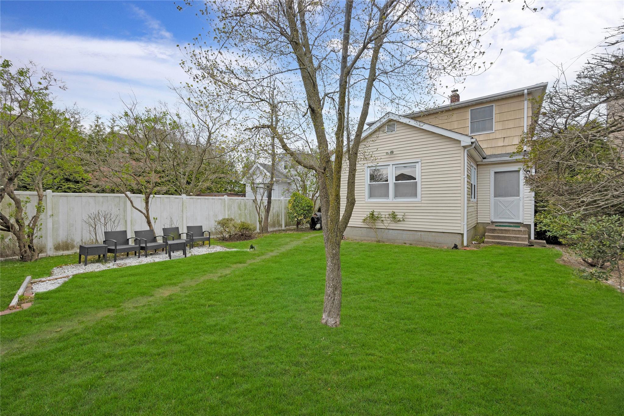 Single Family Elizabeth  Nassau County, NY 11735, MLS-853201-24