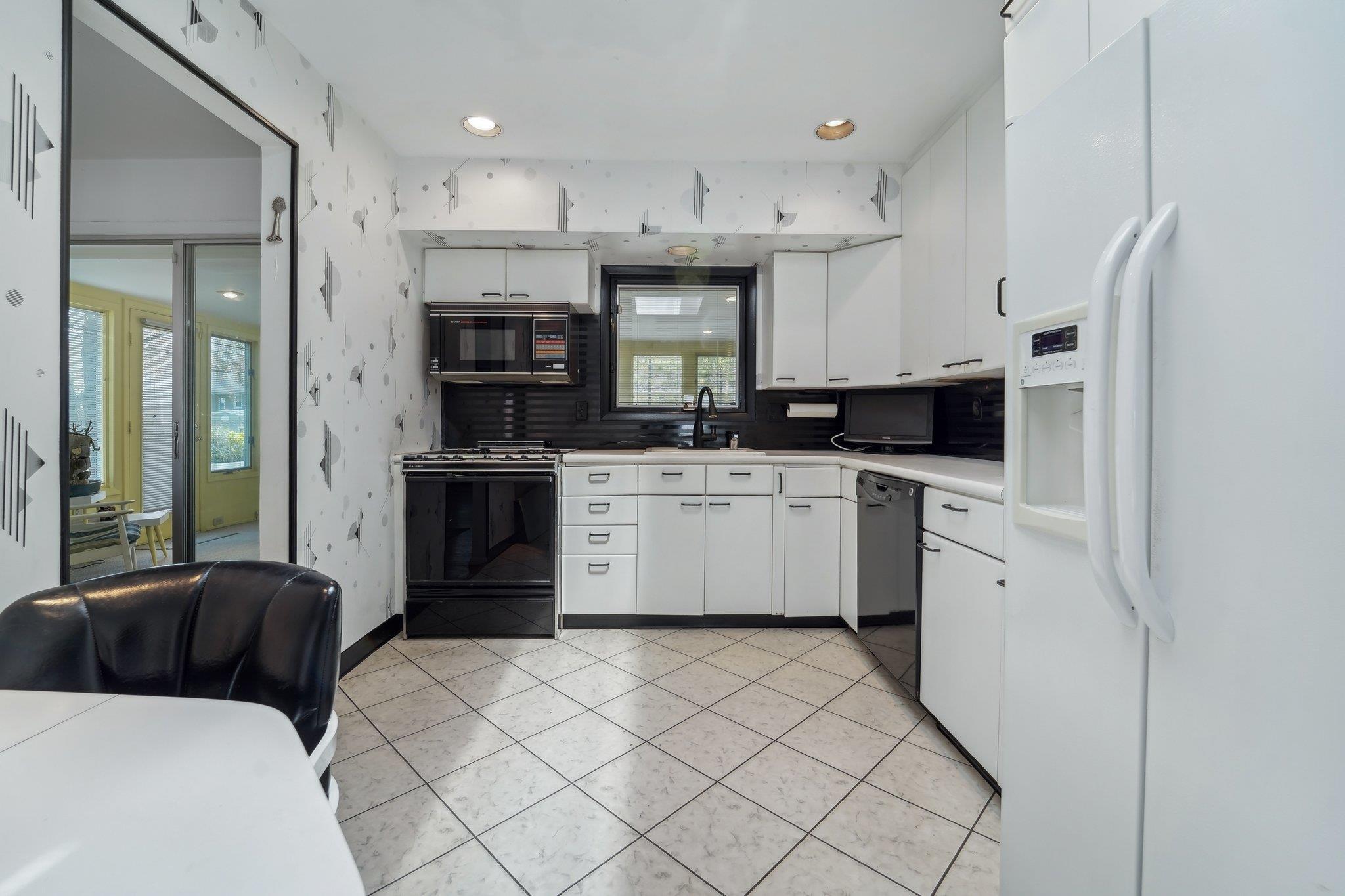 Single Family Nauraushaun  Rockland County, NY 10965, MLS-853231-11