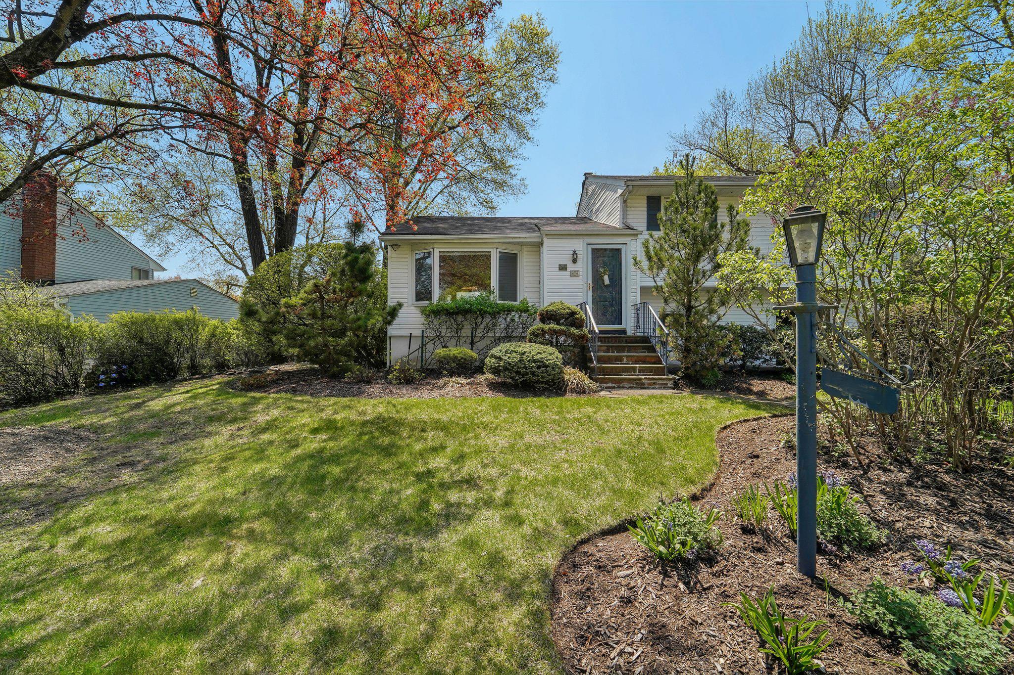 Single Family Nauraushaun  Rockland County, NY 10965, MLS-853231-4