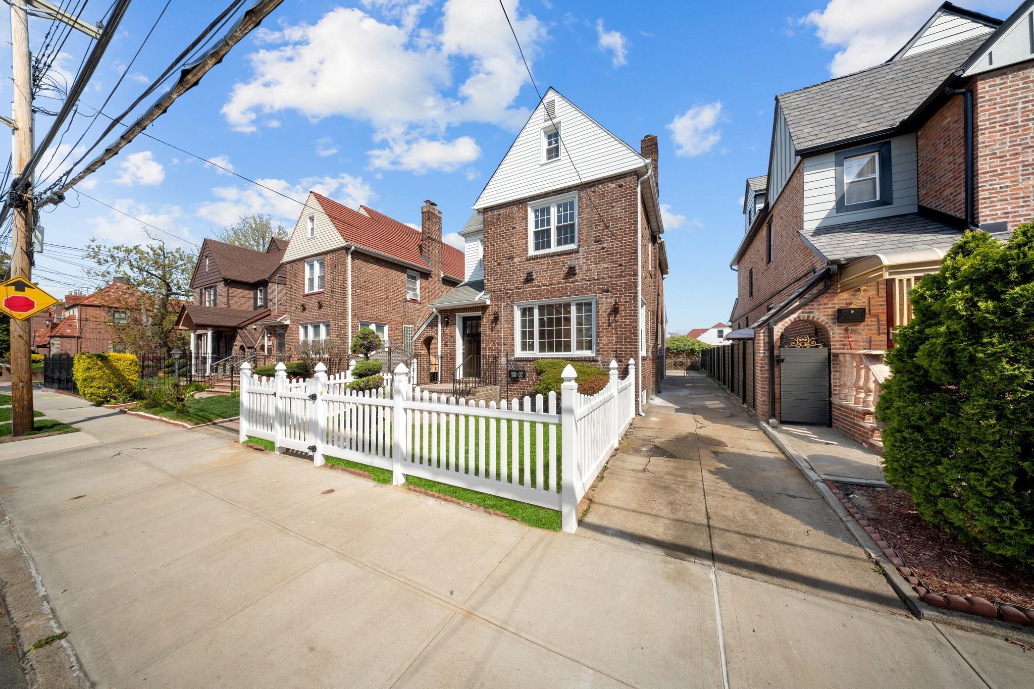 Single Family 229th  Queens, NY 11413, MLS-853233-29