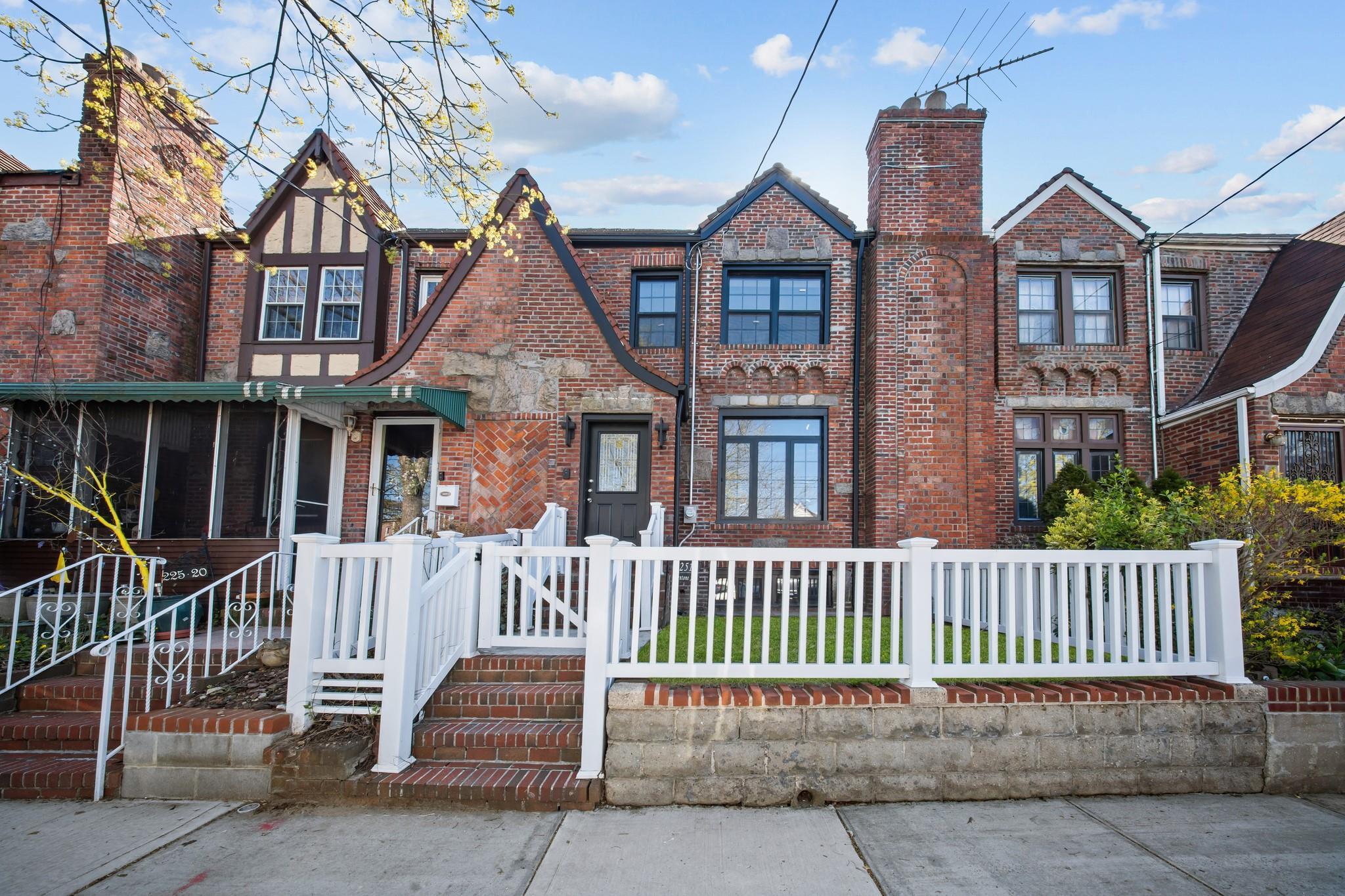 Single Family Mentone  Queens, NY 11413, MLS-853251-23