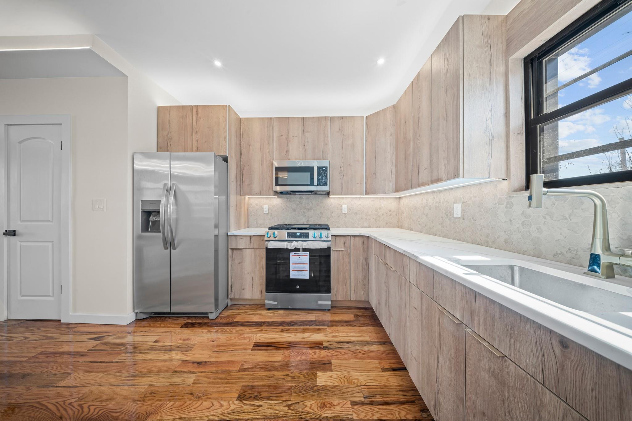 Single Family Mentone  Queens, NY 11413, MLS-853251-4
