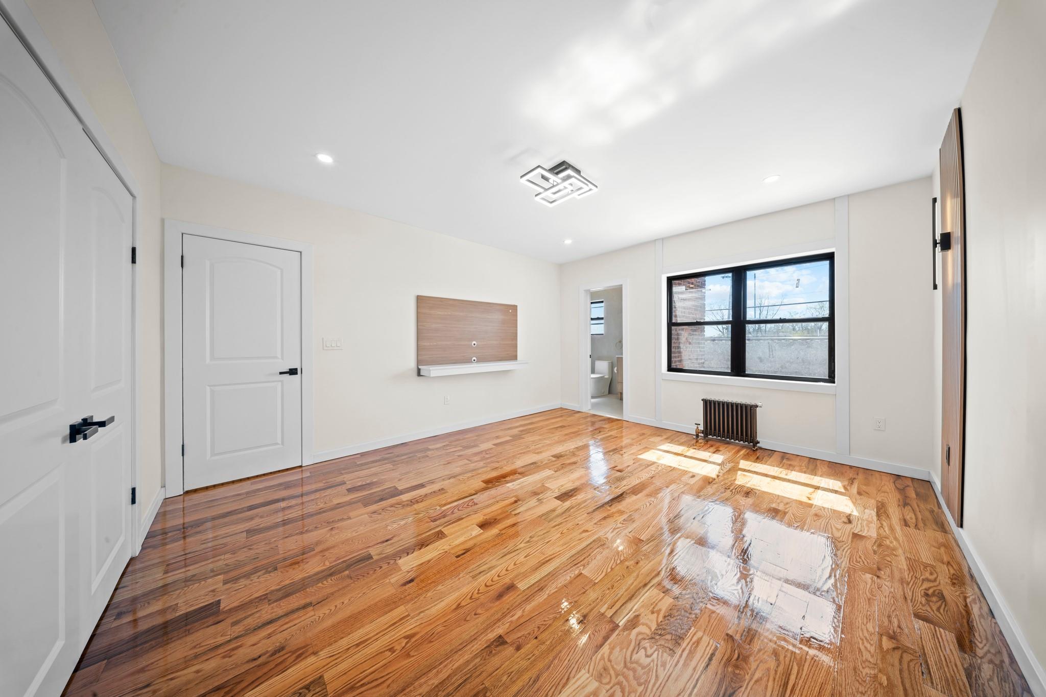 Single Family Mentone  Queens, NY 11413, MLS-853251-8