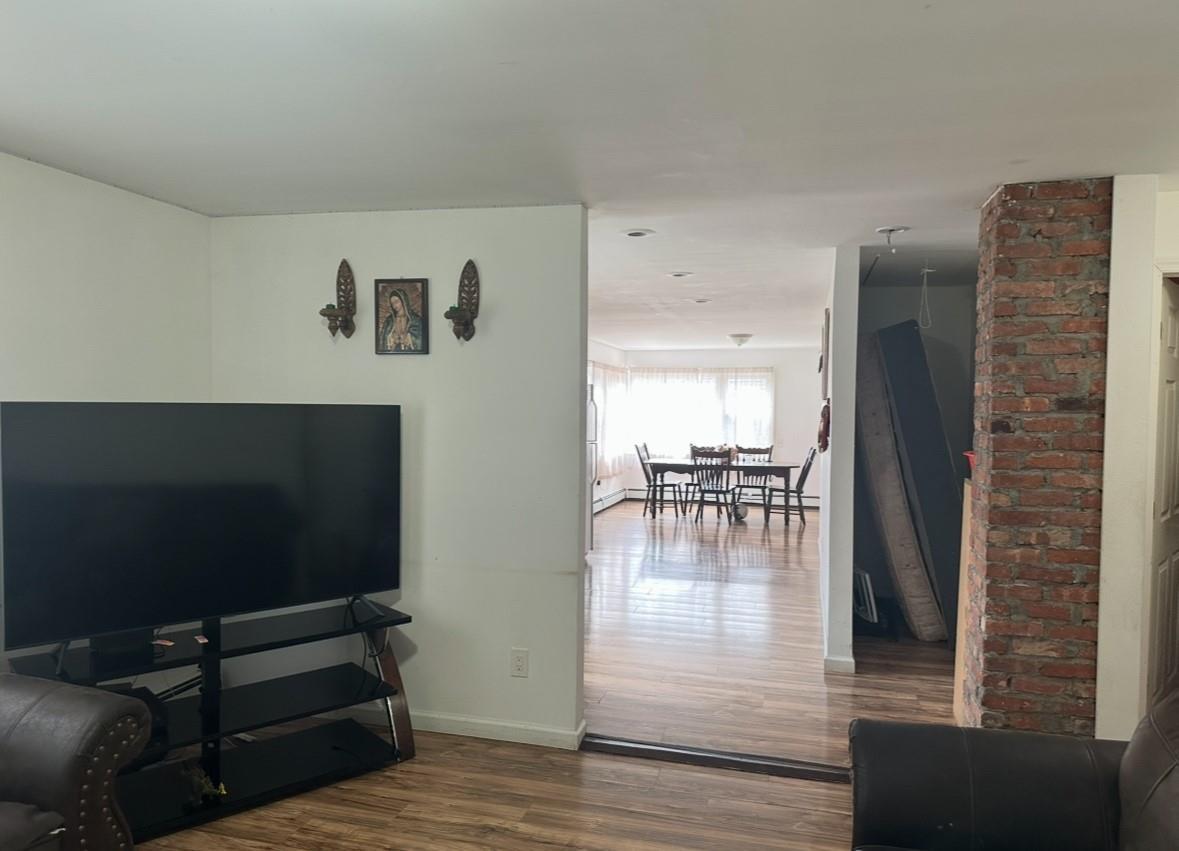 Single Family Avenue  Suffolk County, NY 11901, MLS-853272-4