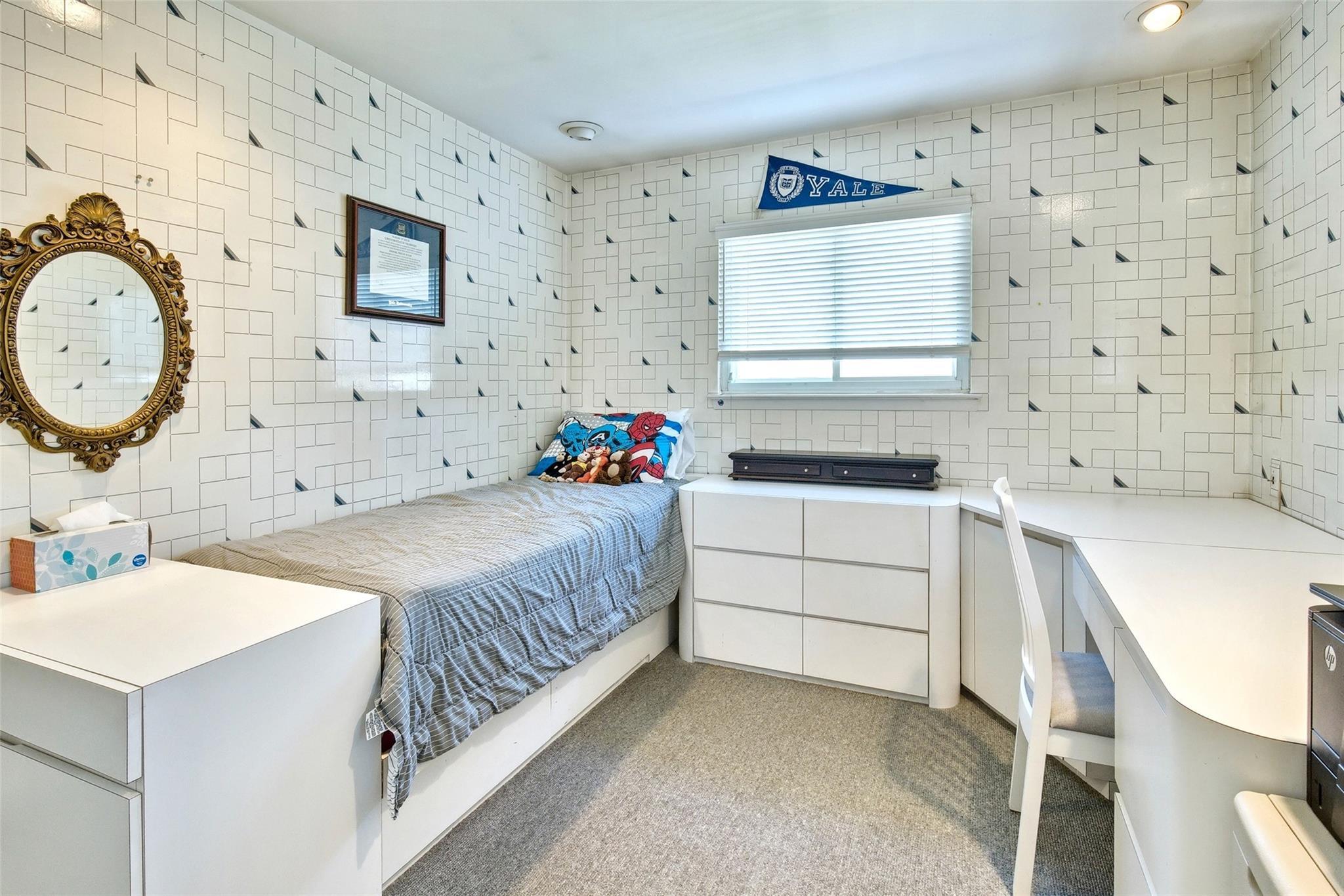 Single Family Clover  Nassau County, NY 11554, MLS-853318-24