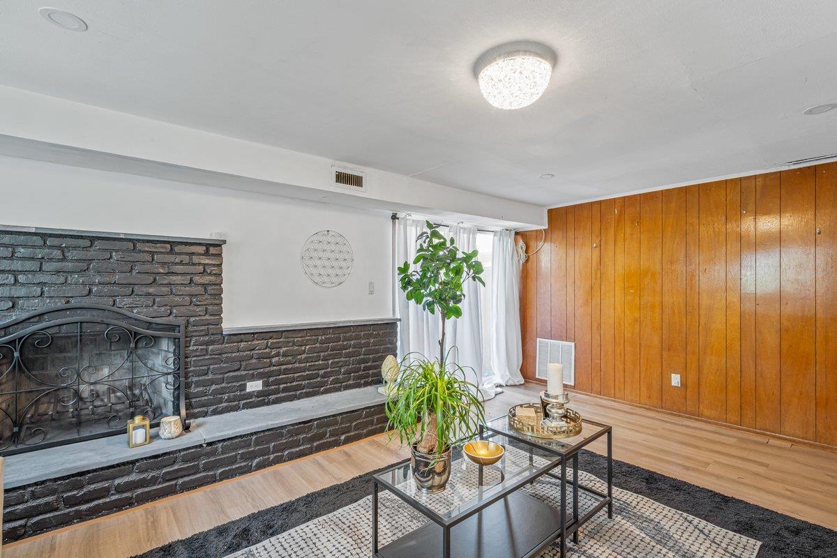 Single Family Lantern  Suffolk County, NY 11743, MLS-853337-16