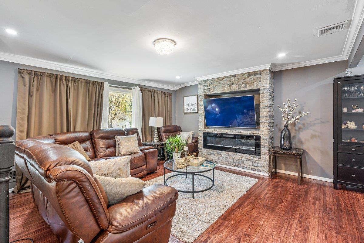 Single Family Lantern  Suffolk County, NY 11743, MLS-853337-4