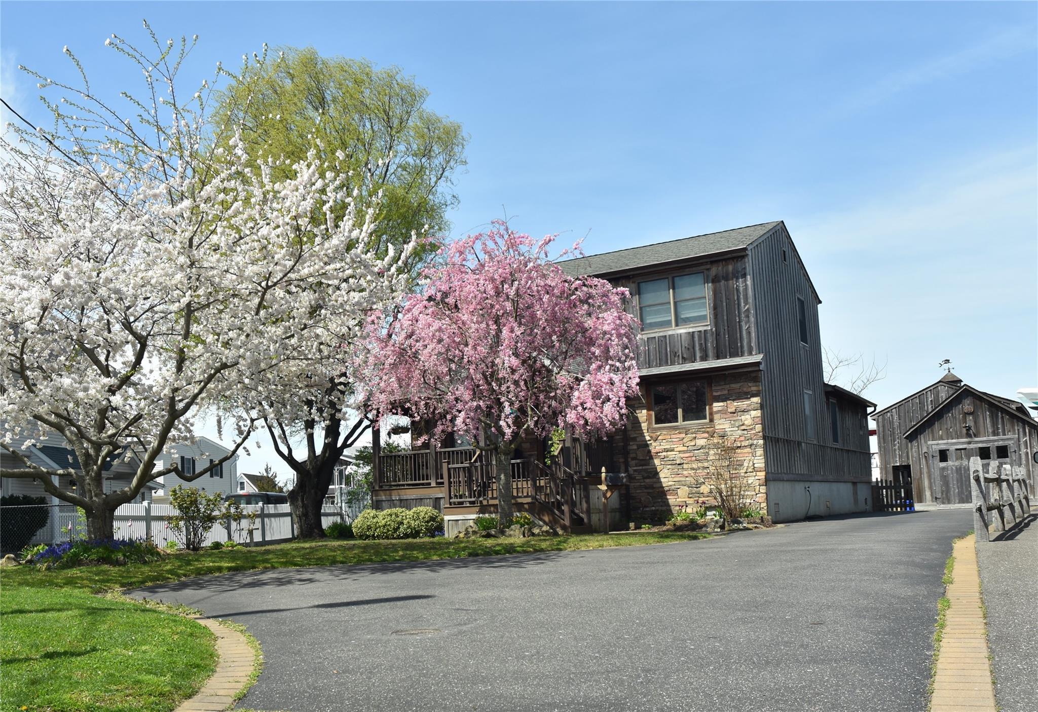 Single Family Central  Suffolk County, NY 11701, MLS-853354-28