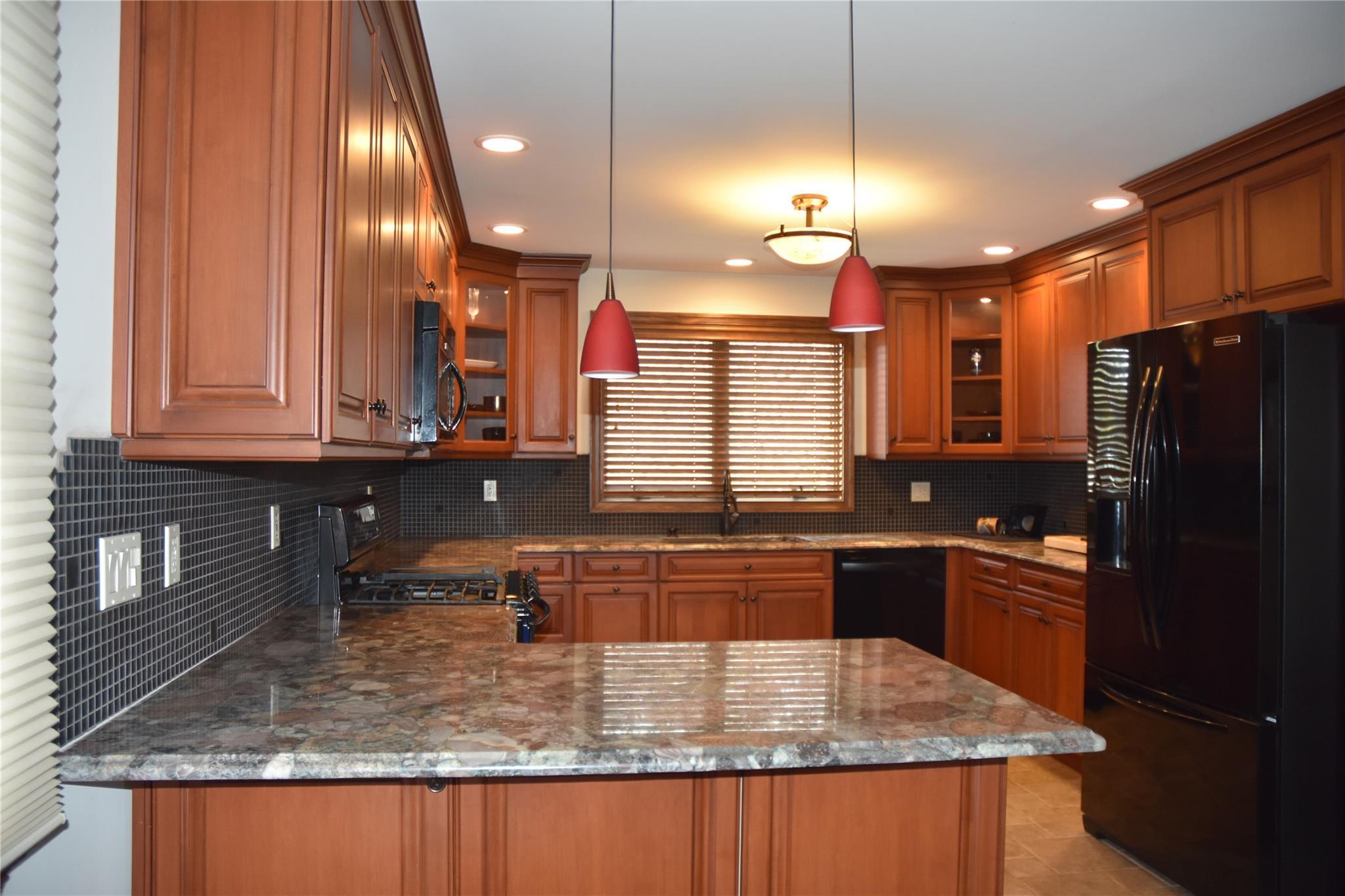 Single Family Central  Suffolk County, NY 11701, MLS-853354-3