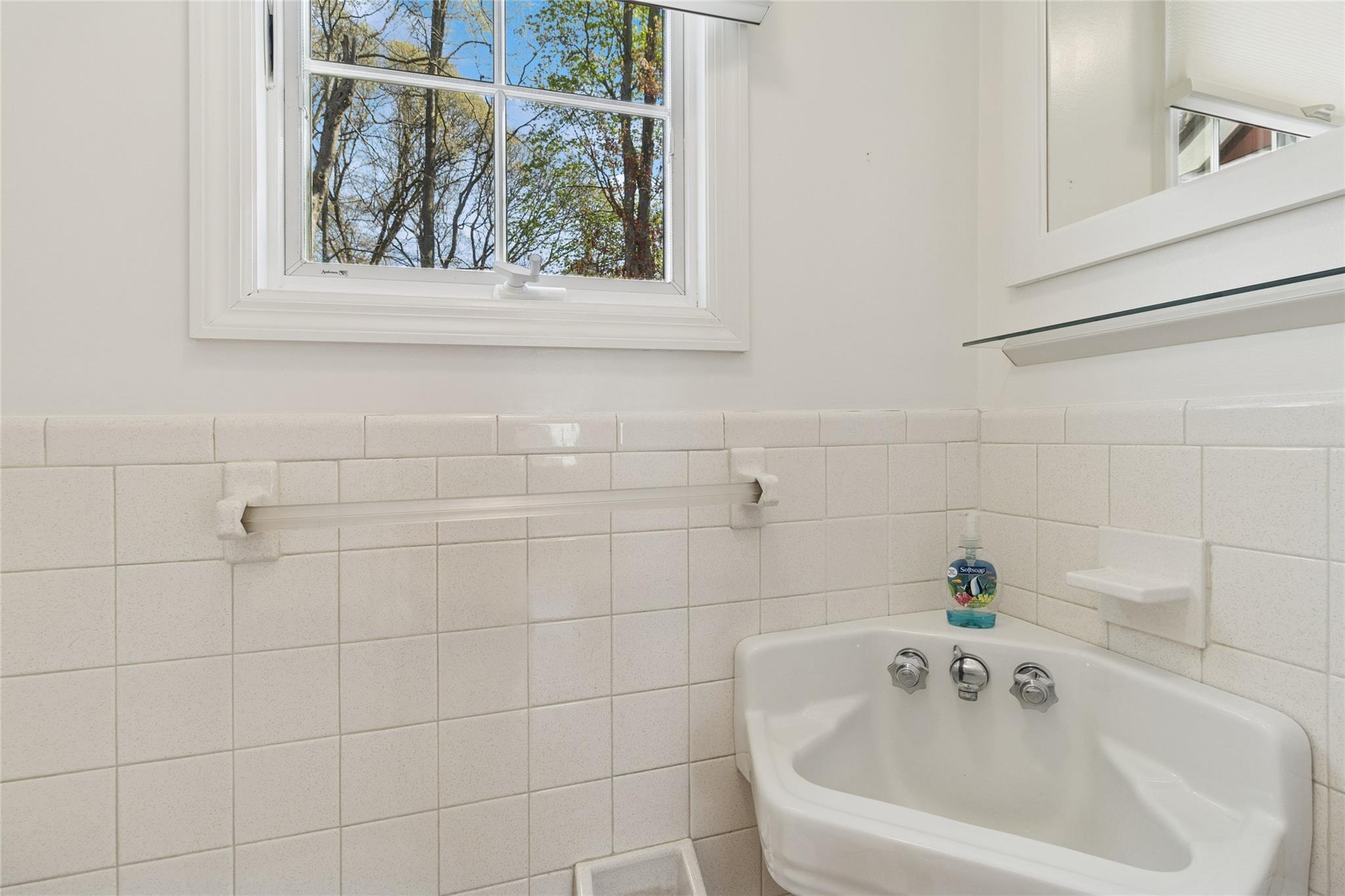 Single Family Wainscott  Suffolk County, NY 11733, MLS-853411-27