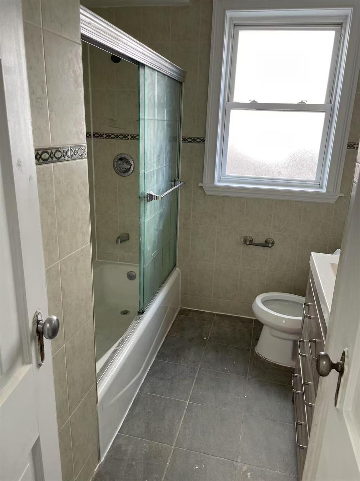 Apartment Hovenden Rd  Queens, NY 11432, MLS-853413-7