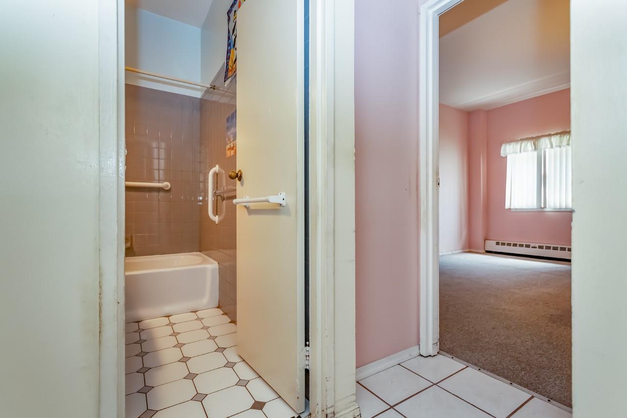 Coop Lakeview  Westchester County, NY 10566, MLS-853436-16